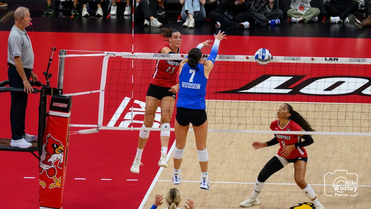 UofL Volleyball v UK - 25-8495.jpg