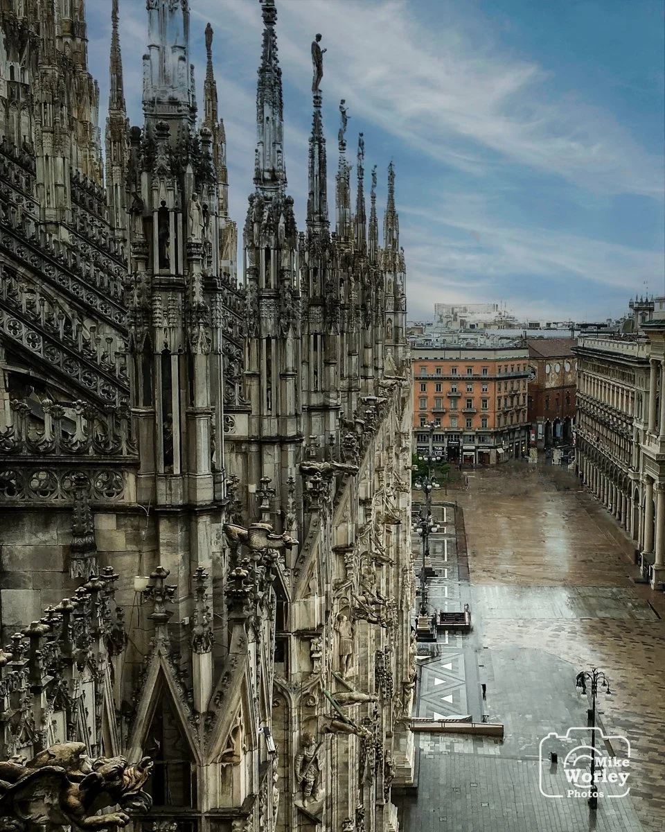 I had the opportunity to go to the roof of the Milan Cathedral and to photograph the courtyard below.