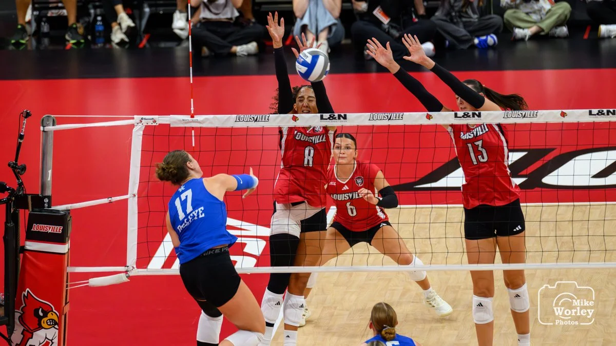UofL Volleyball v UK - 25-8352.jpg