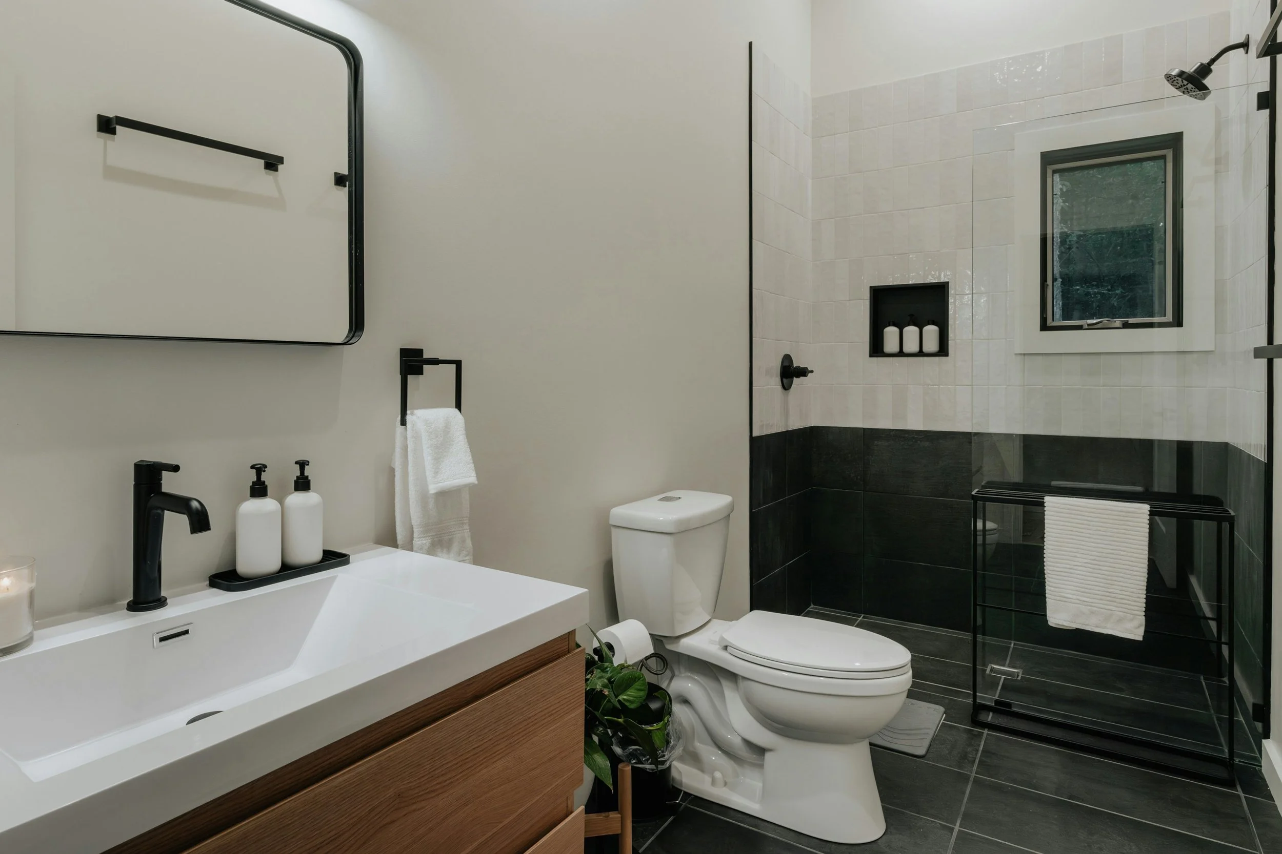 Bathroom-003.jpg