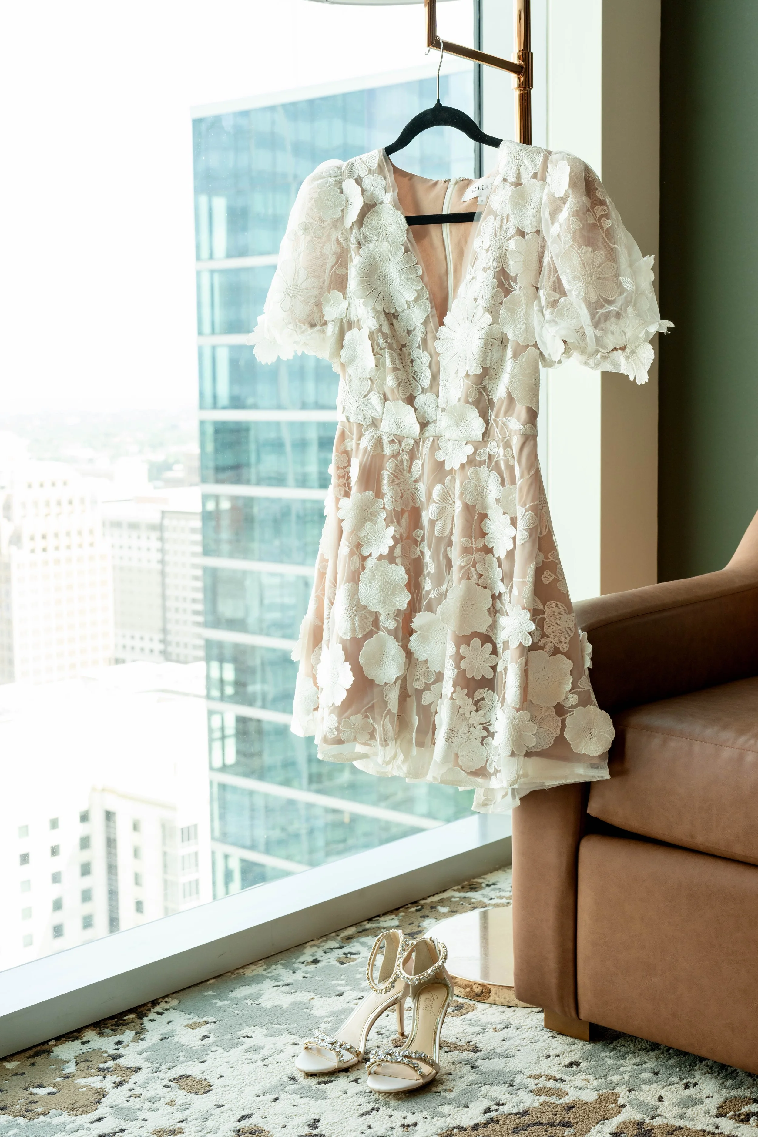 -(47 1910-harris-county-courthouse-wedding-houston).jpg