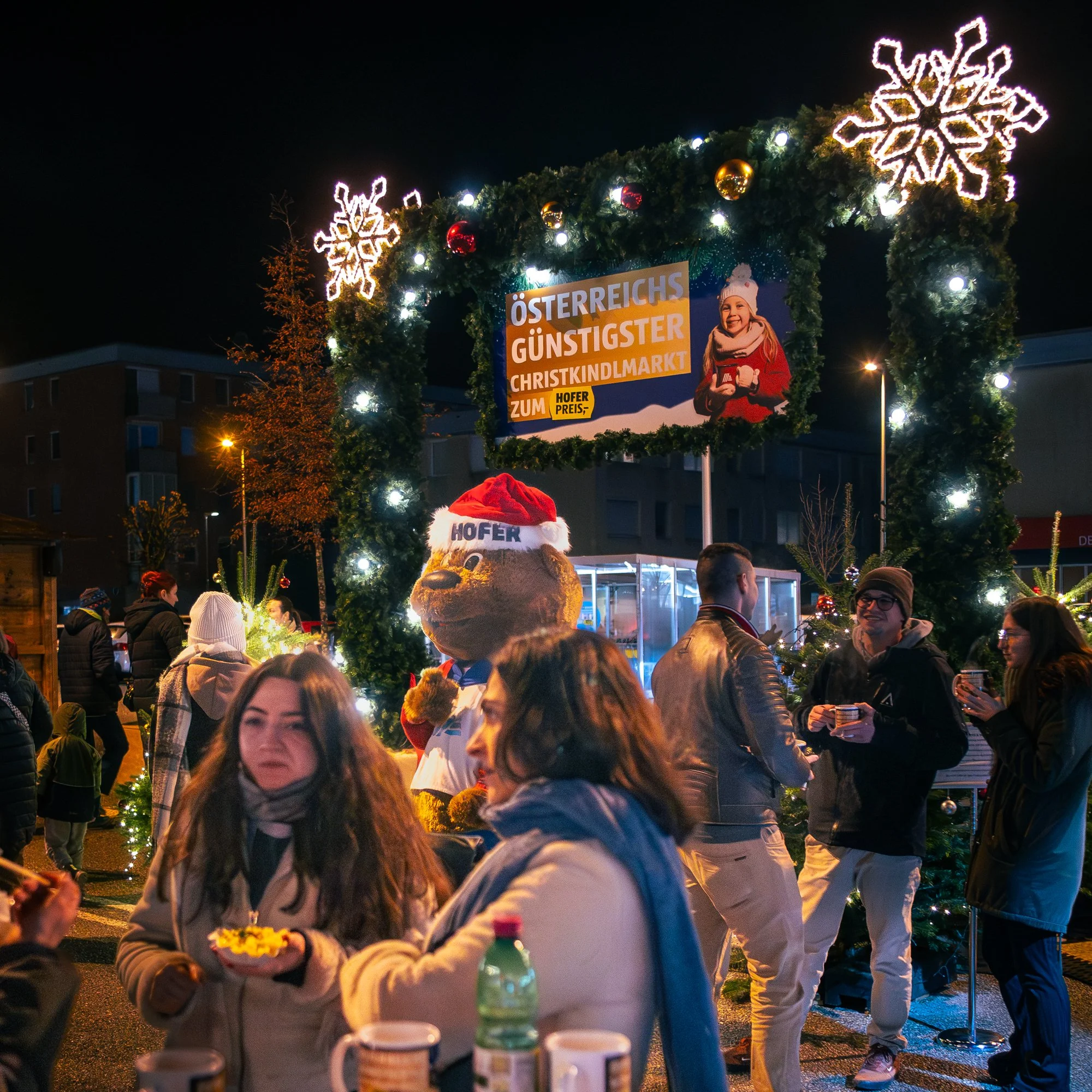 Sabine Hütter Salzburg Hochzeitsfotografin Weihnachtsmarkt Diskont Hofer Alpenstrasse-101.jpg