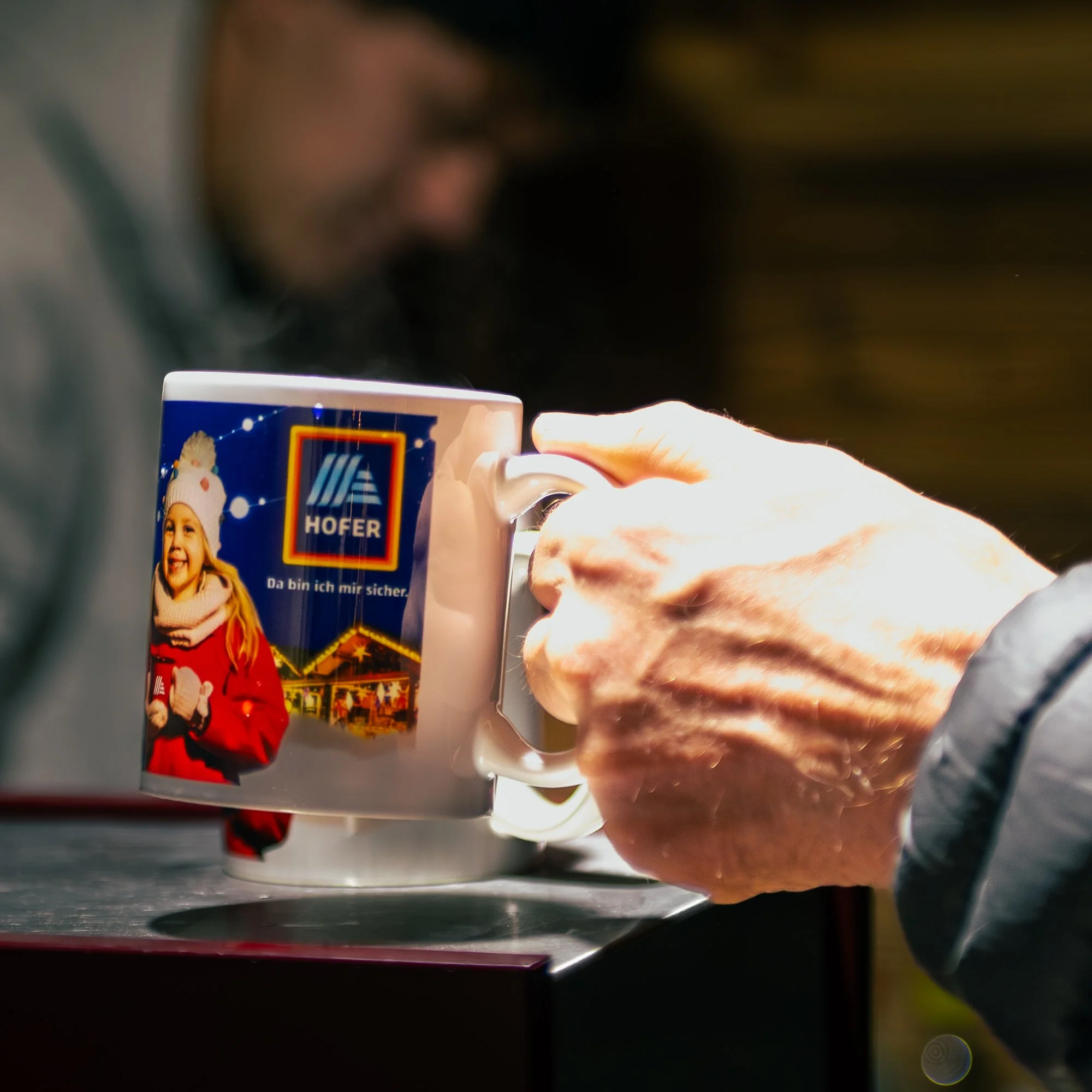 Sabine Hütter Salzburg Hochzeitsfotografin Weihnachtsmarkt Diskont Hofer Alpenstrasse-108.jpg