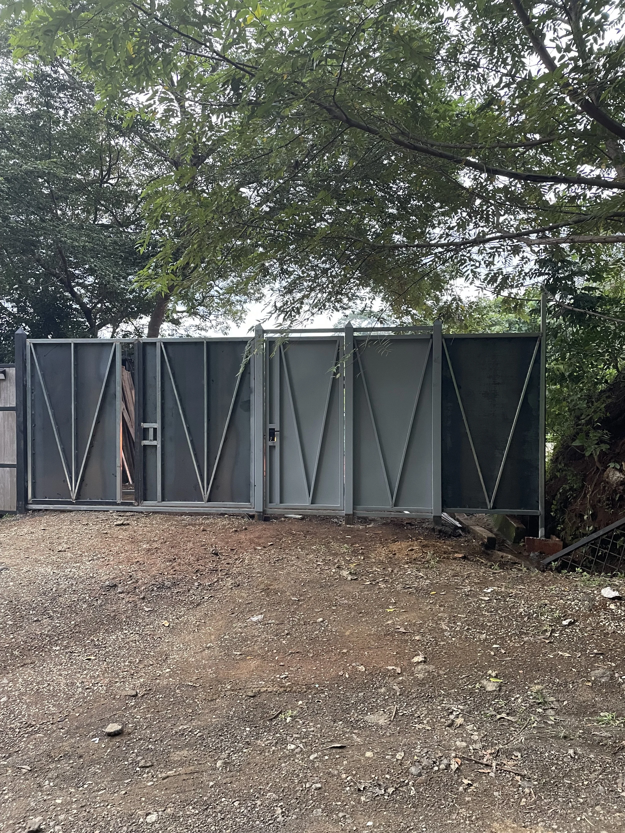 custom metal gate construction nosara costa rica