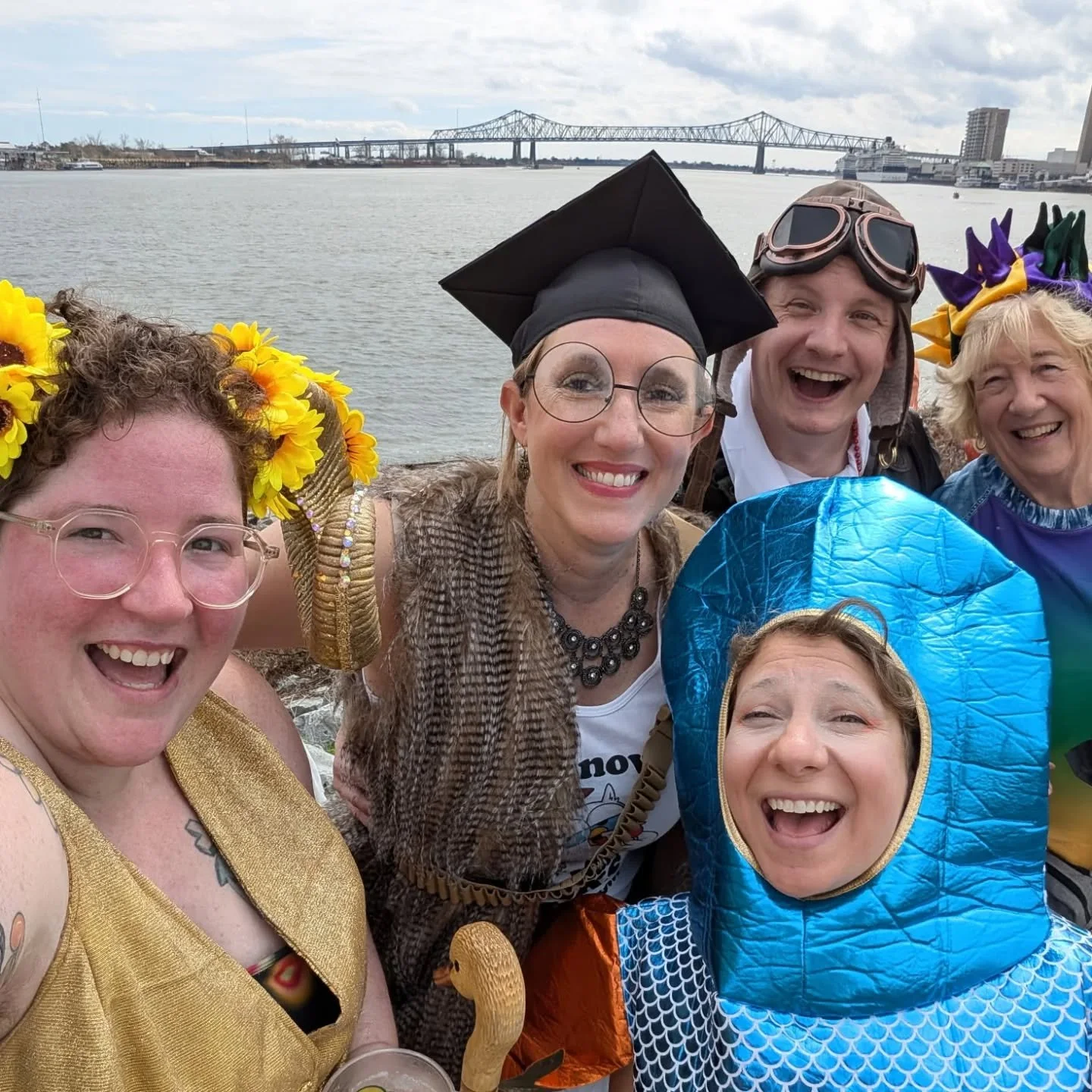 Have a sunny and shiny Mardi Gras from my Krewe to you! 🌻🌻🌻🌻 #GulfSouth #SeekSunshine #Artists