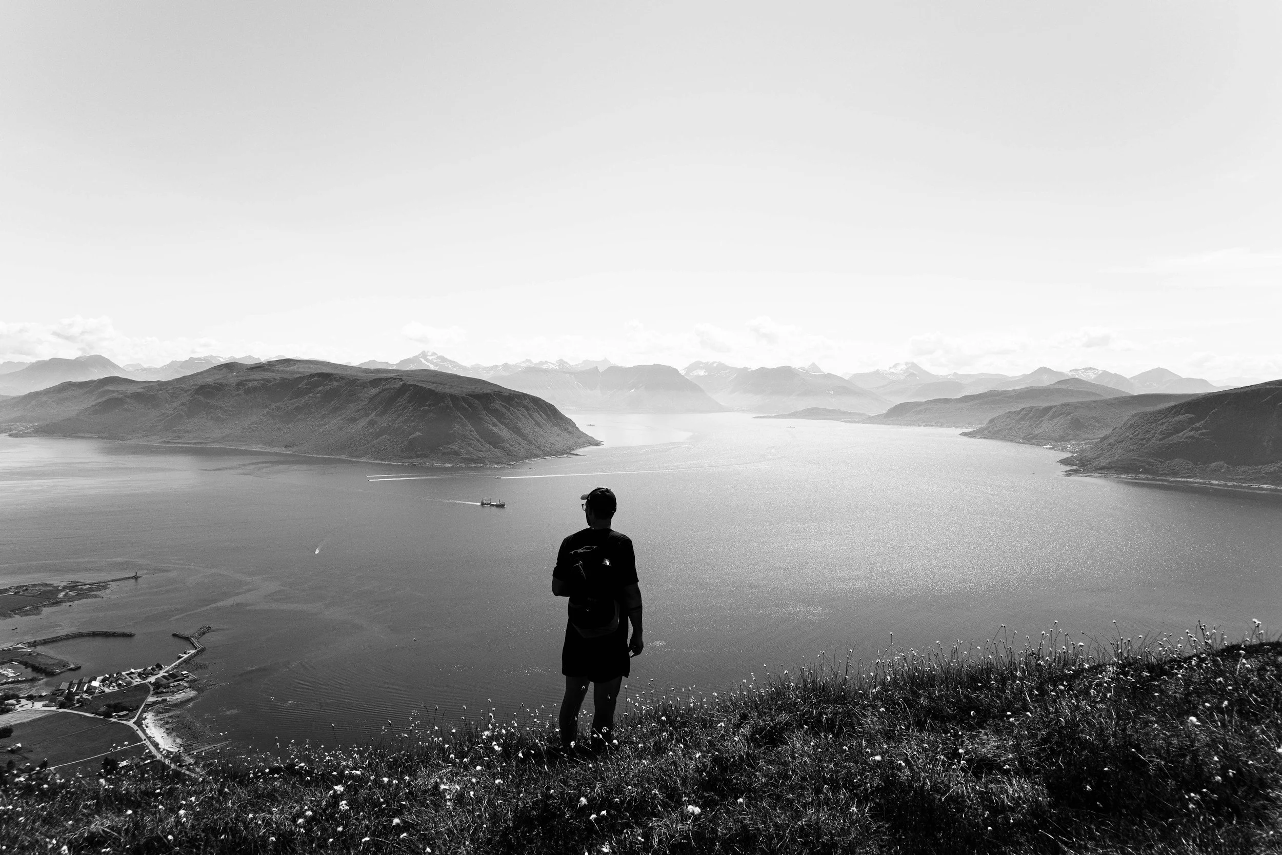 unsplash-image-R-acjRaYldc.jpg