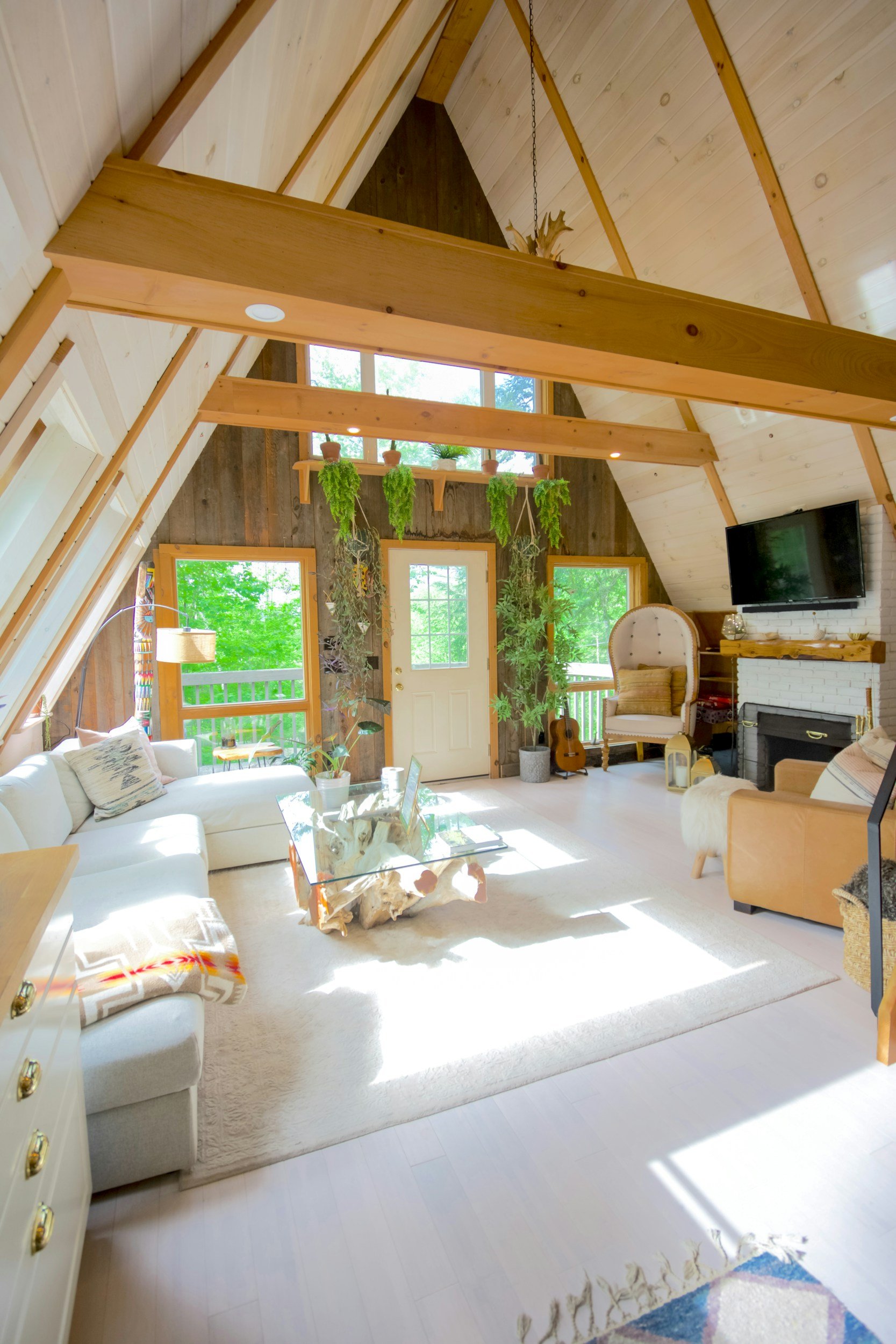Vermont vacation rental interior that has just been cleaned by Northern Shine Cleaning Service