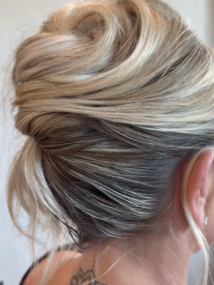 Modern styles have moved beyond outdated looks, offering timeless, flattering options that feel fresh and stunning. MOB wore this upstyle beautifully! 

&bull;
&bull;
Currently taking 2026 bridal applications! Link in bio. 💌
&bull;
&bull;

&bull;
&b