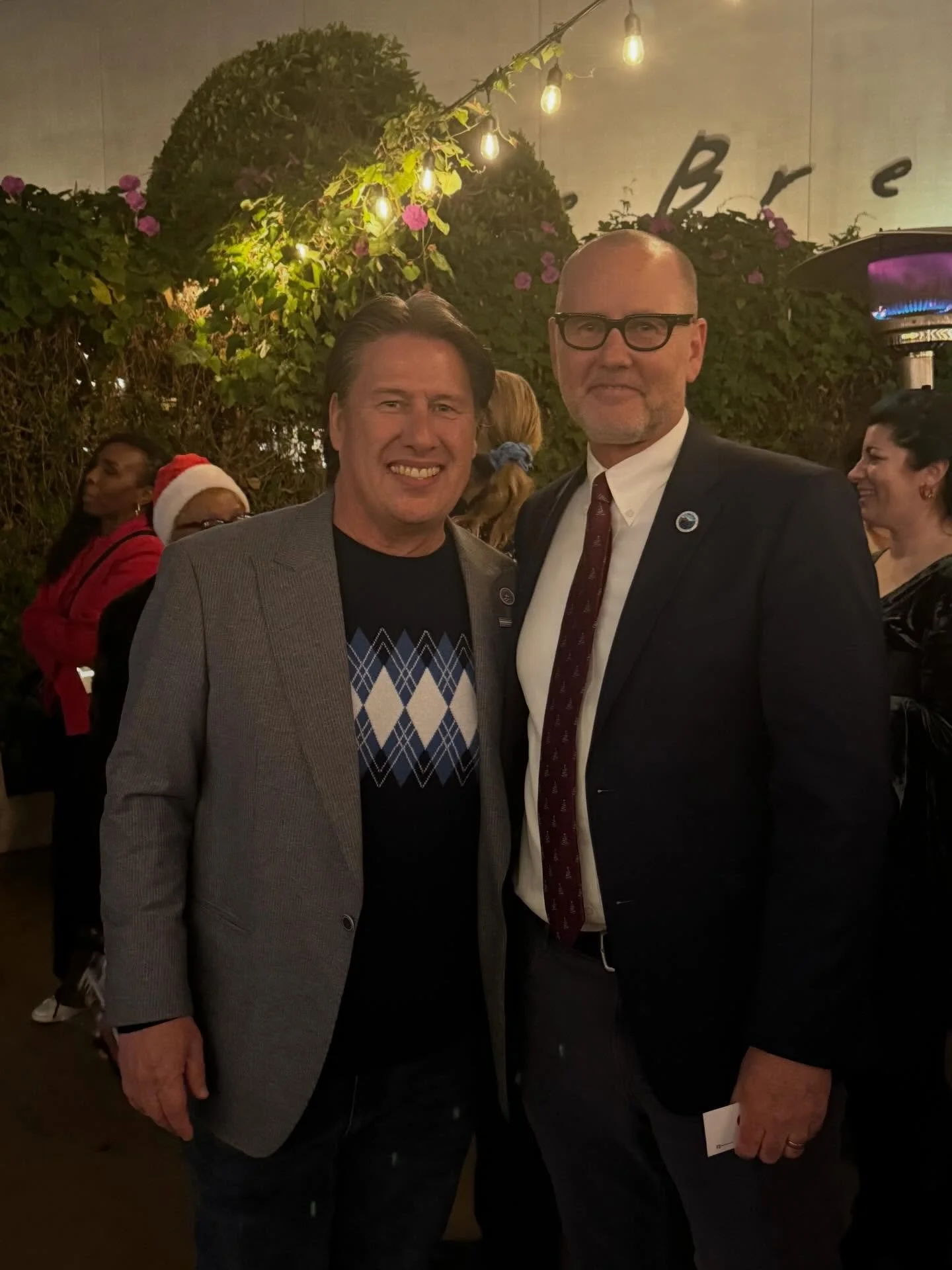 I had a wonderful time at the @lademocrats Chair&rsquo;s Holiday Party last night. Not only was I surrounded by great leaders across the region, but I had the opportunity talk about the issues important to District 34. 

There&rsquo;s no question we 