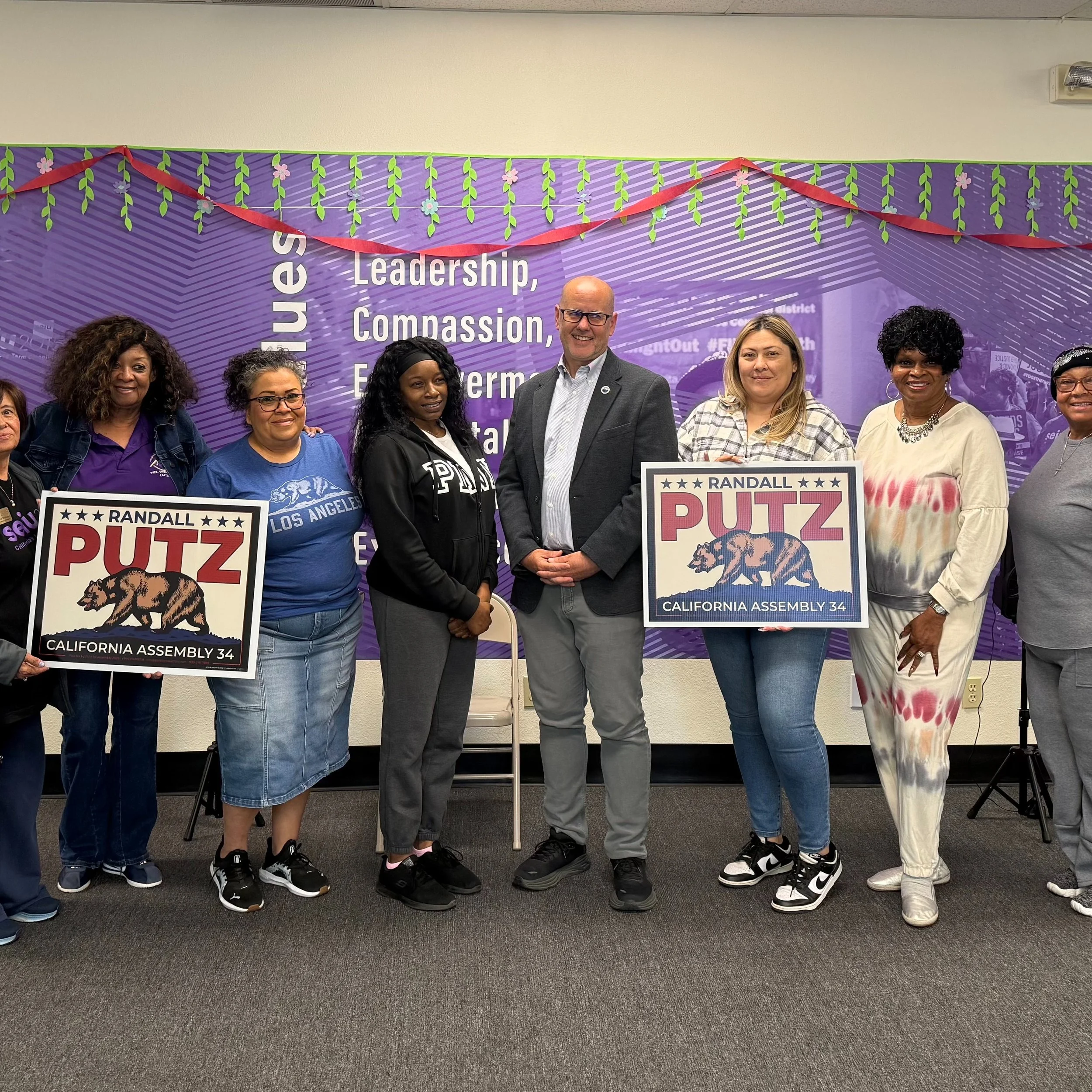 Spent some time phone talking and phone banking with long term care providers of SEIU 2015 in Lancaster. At the core of our conversation? Respect. For their patients, for themselves. Every day, SEIU 2015 members show compassion, dedication, and commi