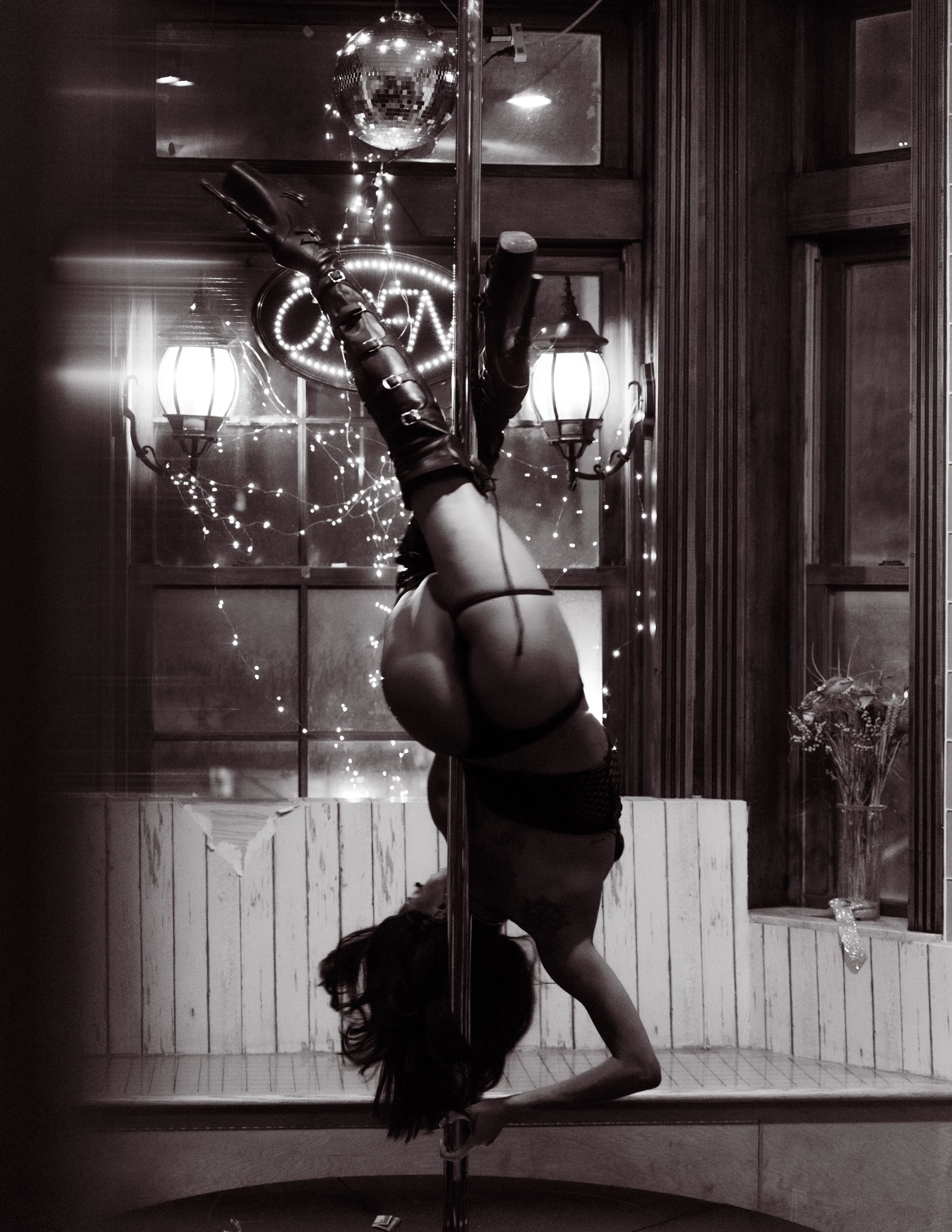 DN_PoleDance_Bessie's_142.jpg