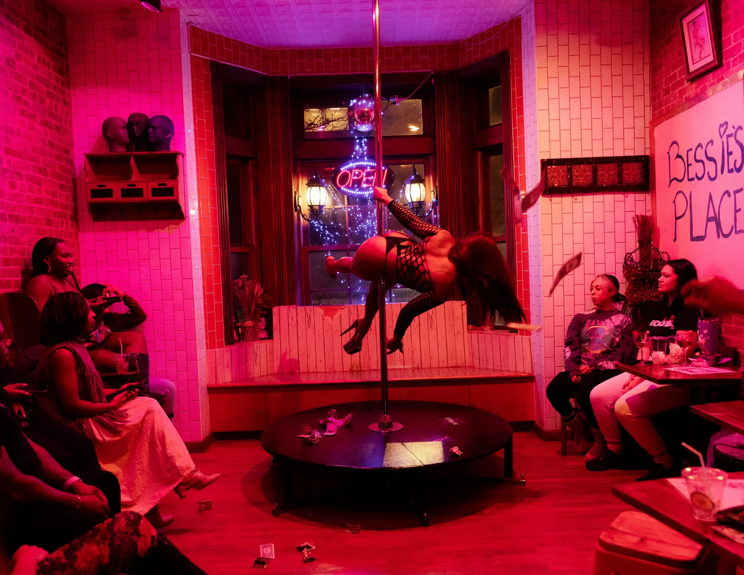 DN_PoleDance_Bessie's_229.jpg