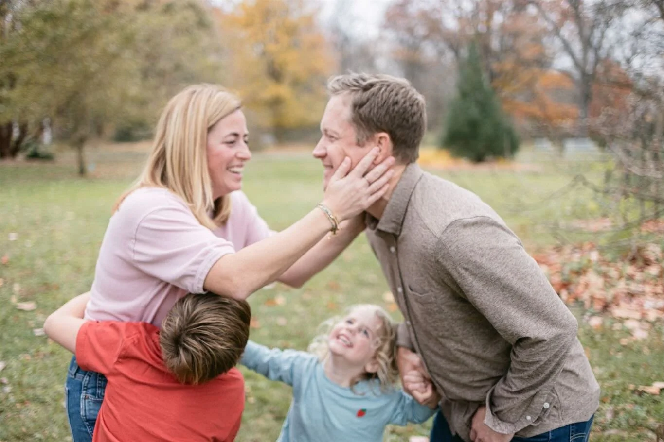 Another batch of minis done - already looking forward to seeing your faces when the blooms start next spring (to me: there is nothing more hopeful than thinking about spring in this season of darkness🌷)