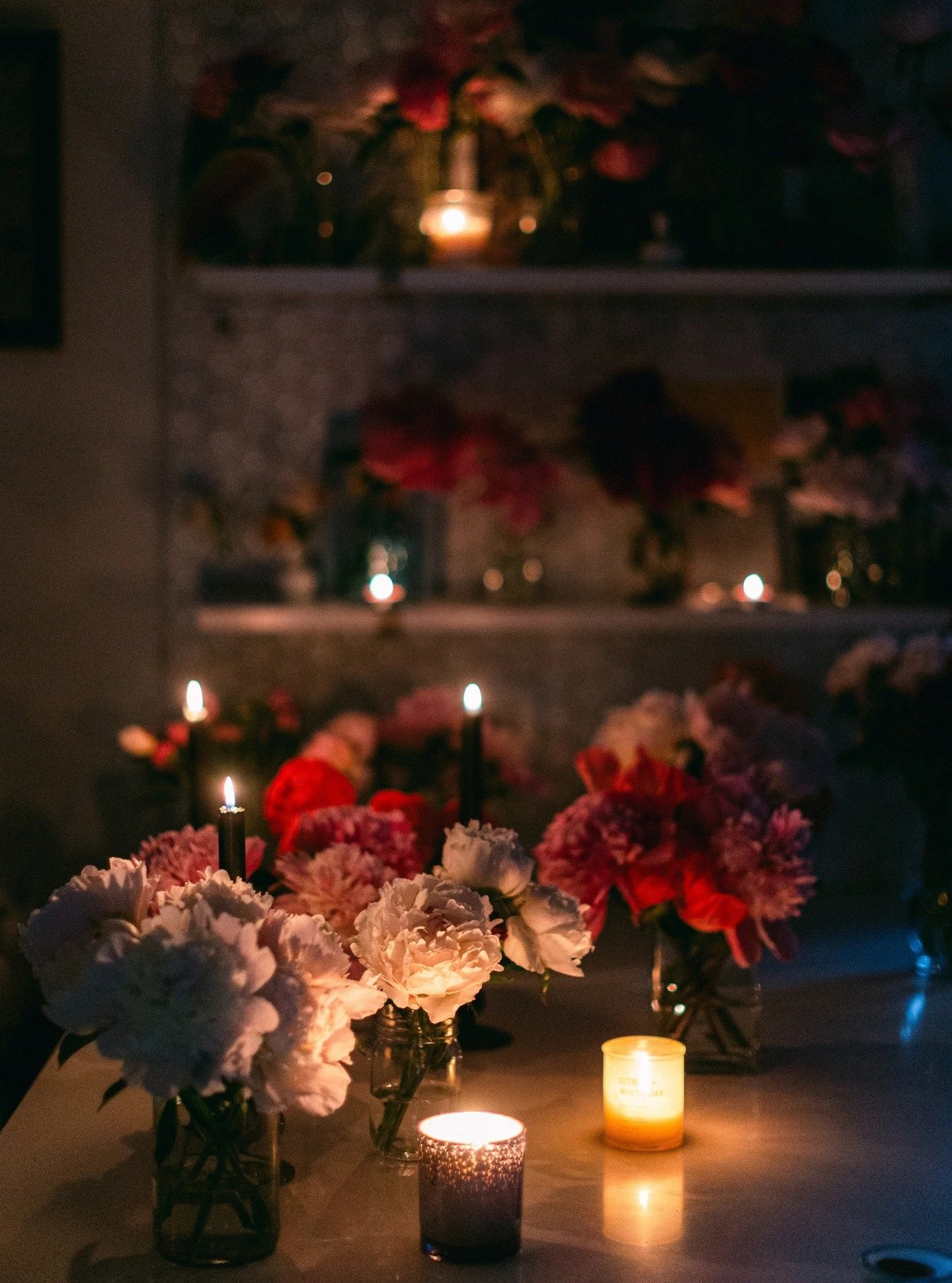 ☯darkness + light / yule is here and while I'm a lover of all things summer, warm, flowers! this is a perfect time to remember that in all the darkness there is light to guide us through. Looking forward to warmer and brighter days this time promises