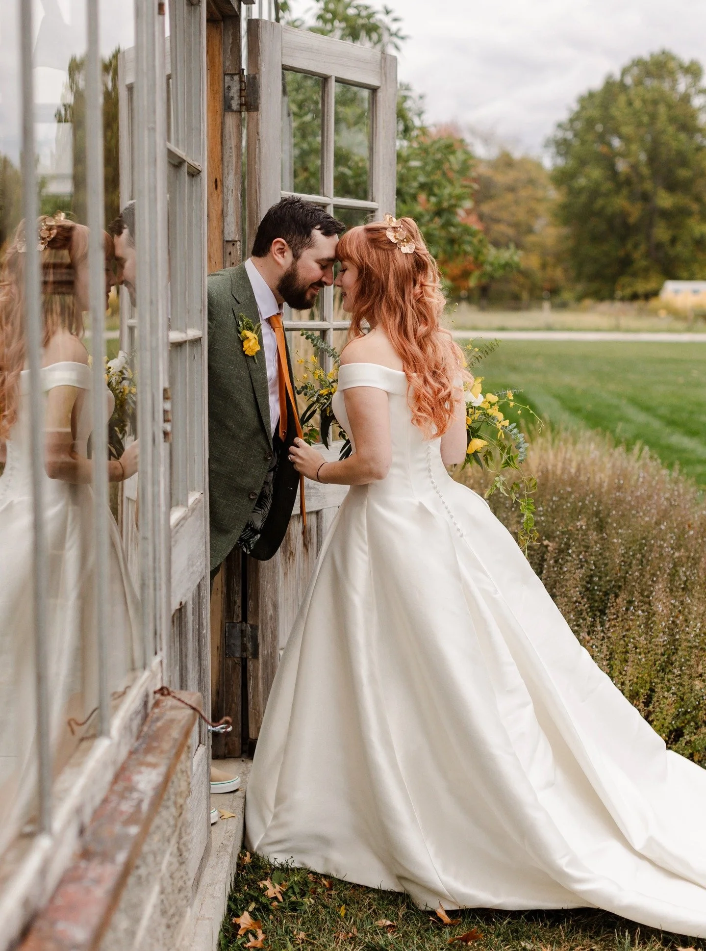 a day that involved 1. the bride Rick Rolling her groom during her vows 2. @runtoanelopement sunshine smile 3. dnd weapon presentation is a day I'll forever return to. Adore you two, Cait + Pat!