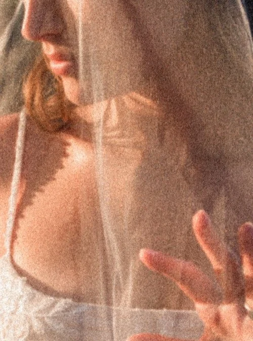 we love a veil &amp; bride &amp; golden hour moment