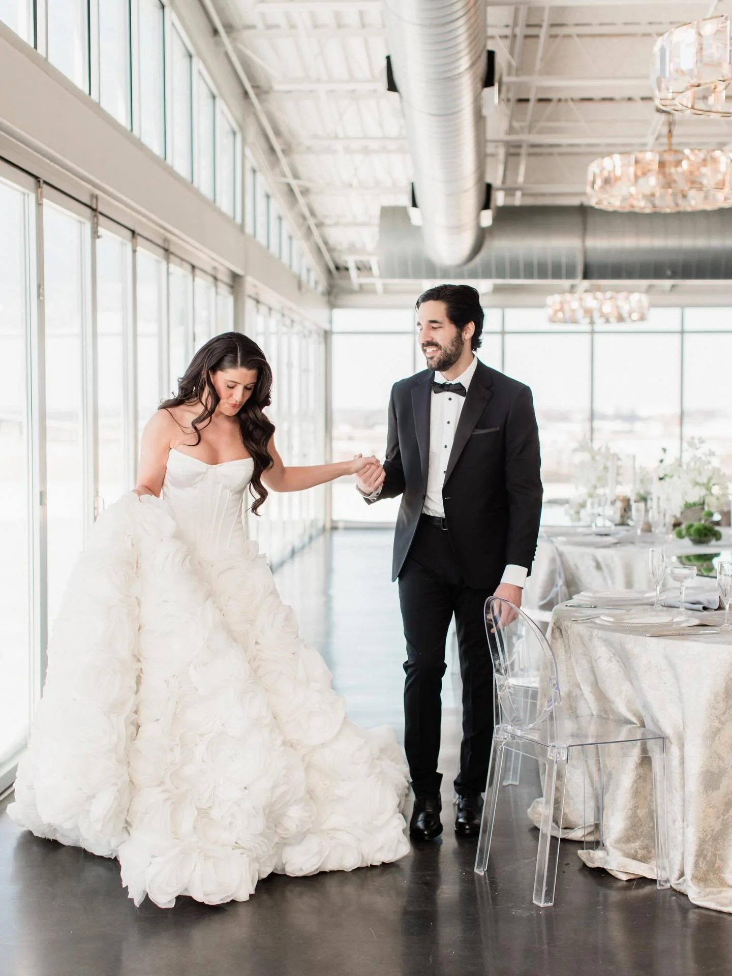 Came for the community, left with connecting with lots of amazing wedding industry people, AND a lot of pretty. Shot at @thecreativessummit 
Venue: @north4thcorridor 
Bridal attire: @whitebridalboutiques 
Cake: @spencerssugarshop 
Content creation3 @