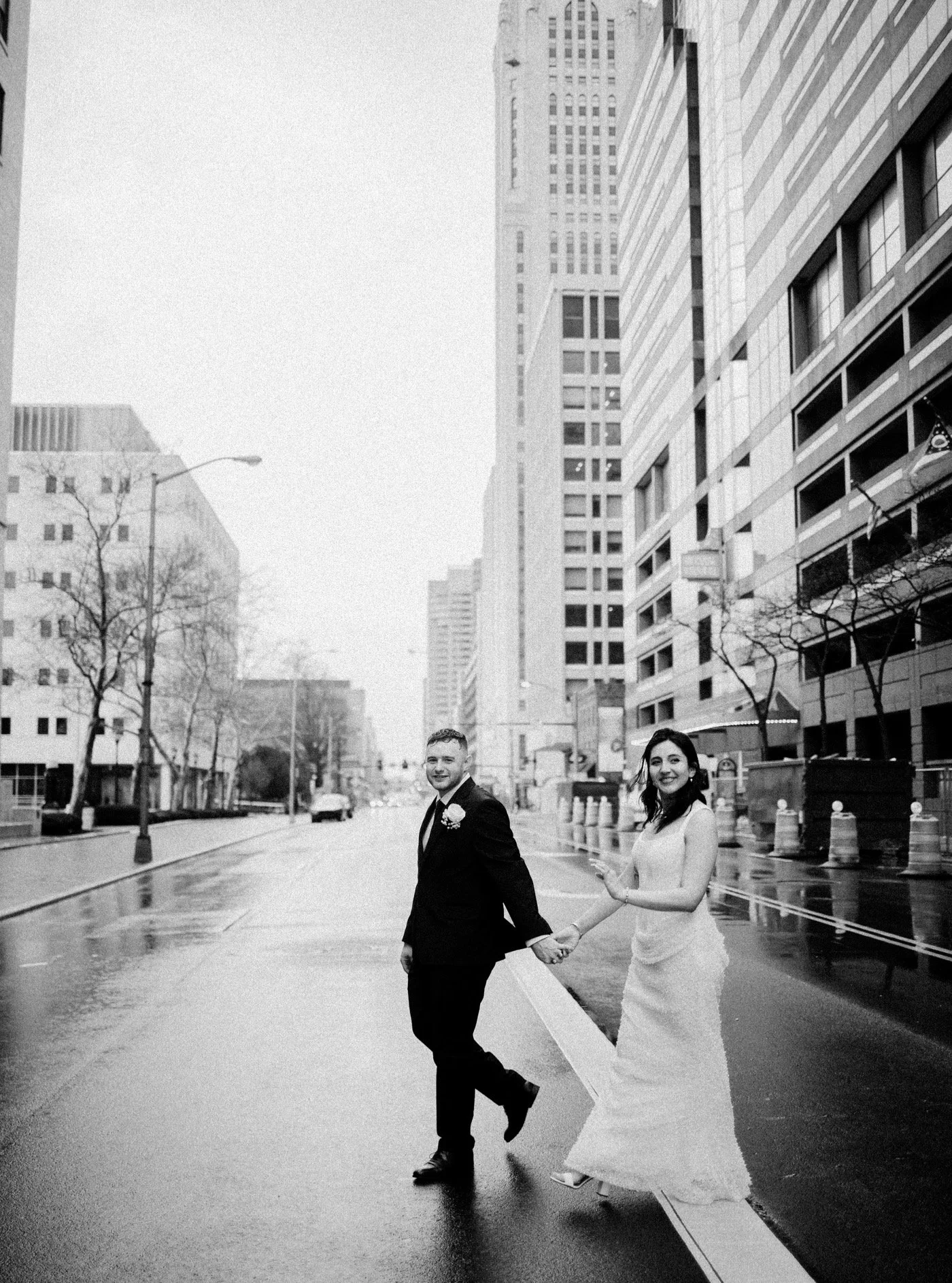 Amanda &amp; Ryan wanted to elope in a place in Columbus that gave us good city vibes. If you've been around the city, (with a camera or not) prob you thought of the Supreme Court of Ohio building and area on Front Street. I think they got their vibe