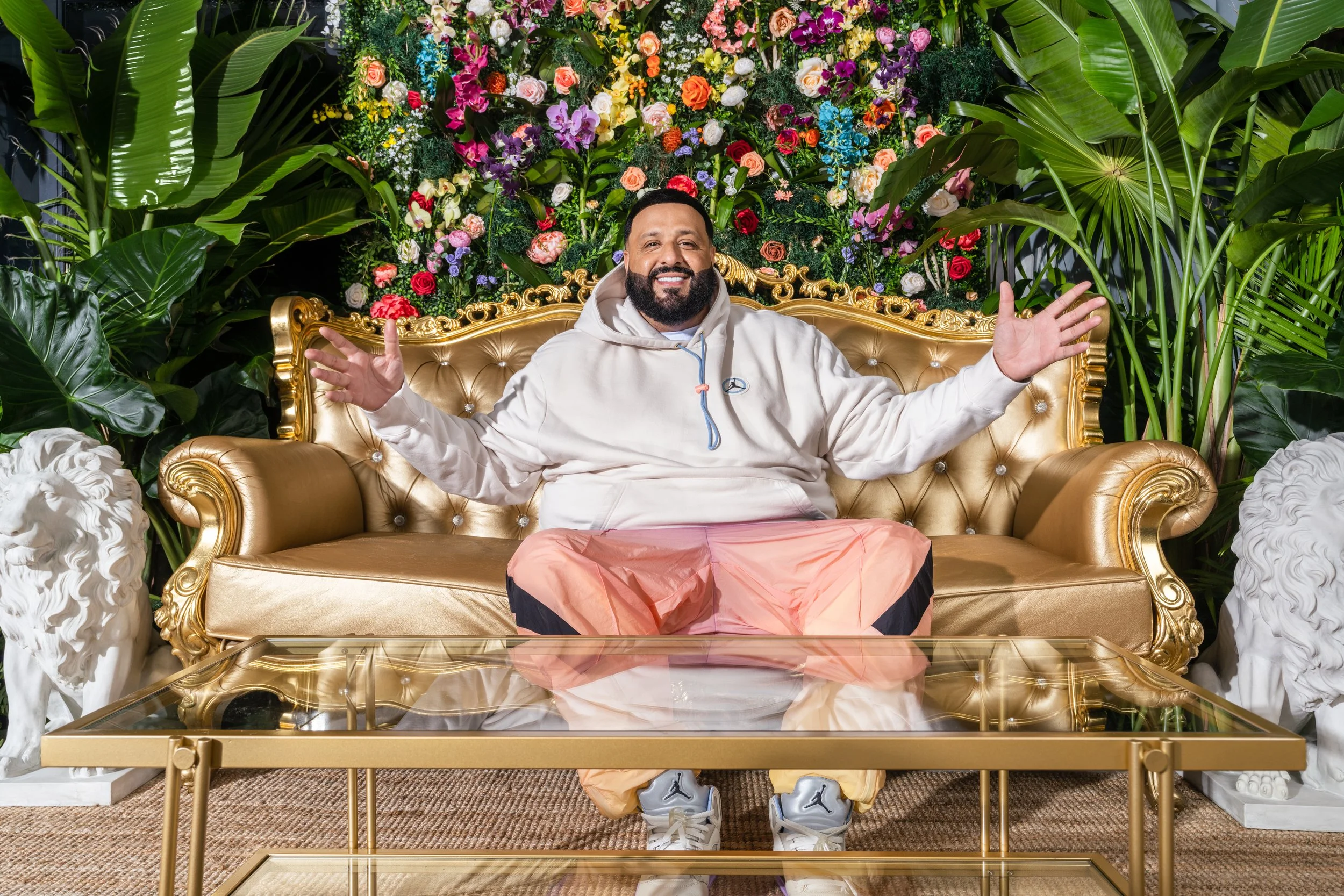 OOA DJ Khaled Airbnb_8_High res Jpg_Garden_Credit Erick Hercules_5250.jpg