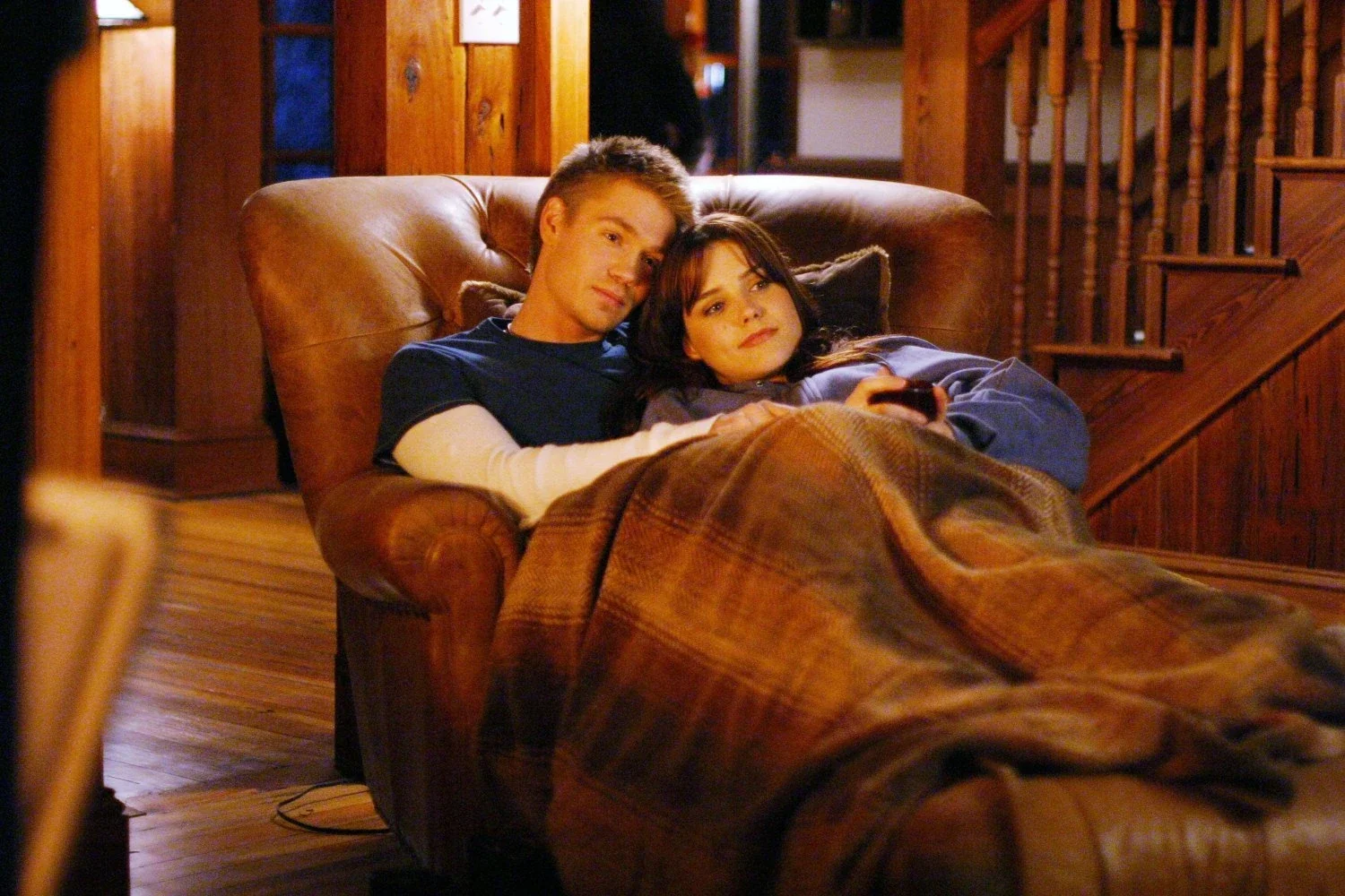 Bring Back the Hope: We Need 2000s Teen Dramas Now