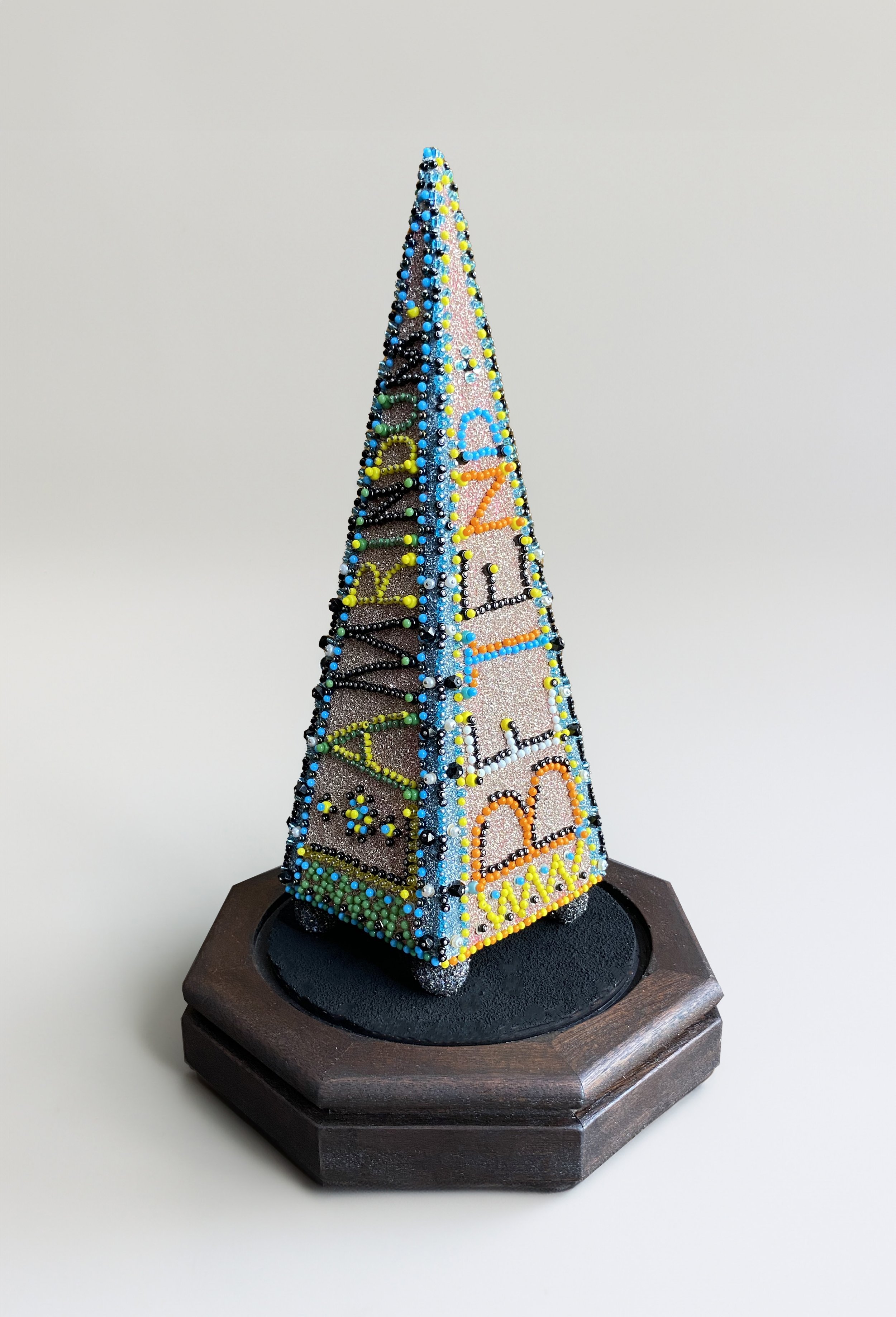 Needle - pins, glass, minerals, plaster - 2024
