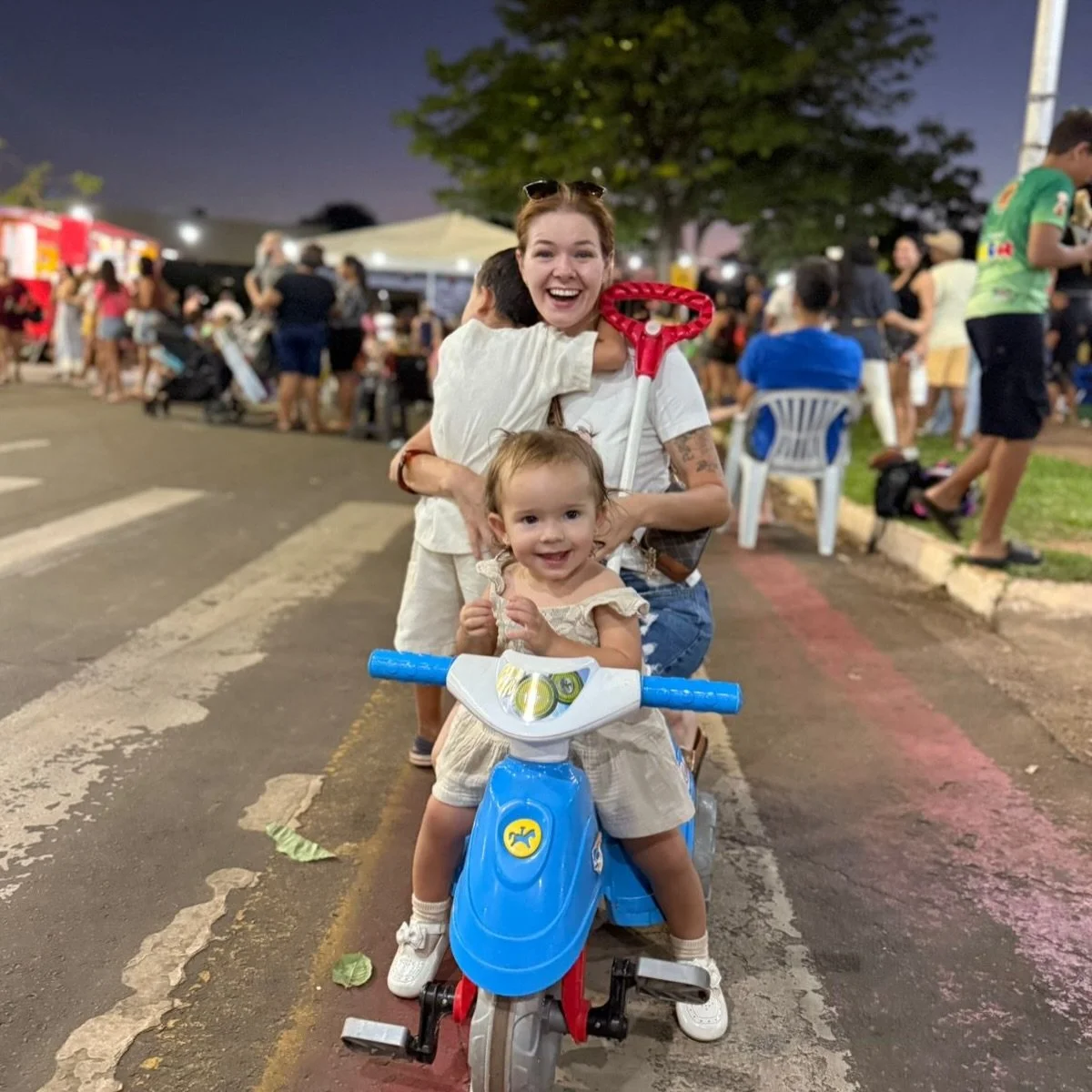 Domingo na Lagoa Maior #ruaenossa 🥳 P&ocirc;r do sol, m&uacute;sica e a melhor companhia 🫶 A rua &eacute; nossa, o tempo desacelera e tudo fica mais simples. 
Ocean correndo, Skye descobrindo o mundo
e eu vivendo esse momento que sempre sonhei 👏
P