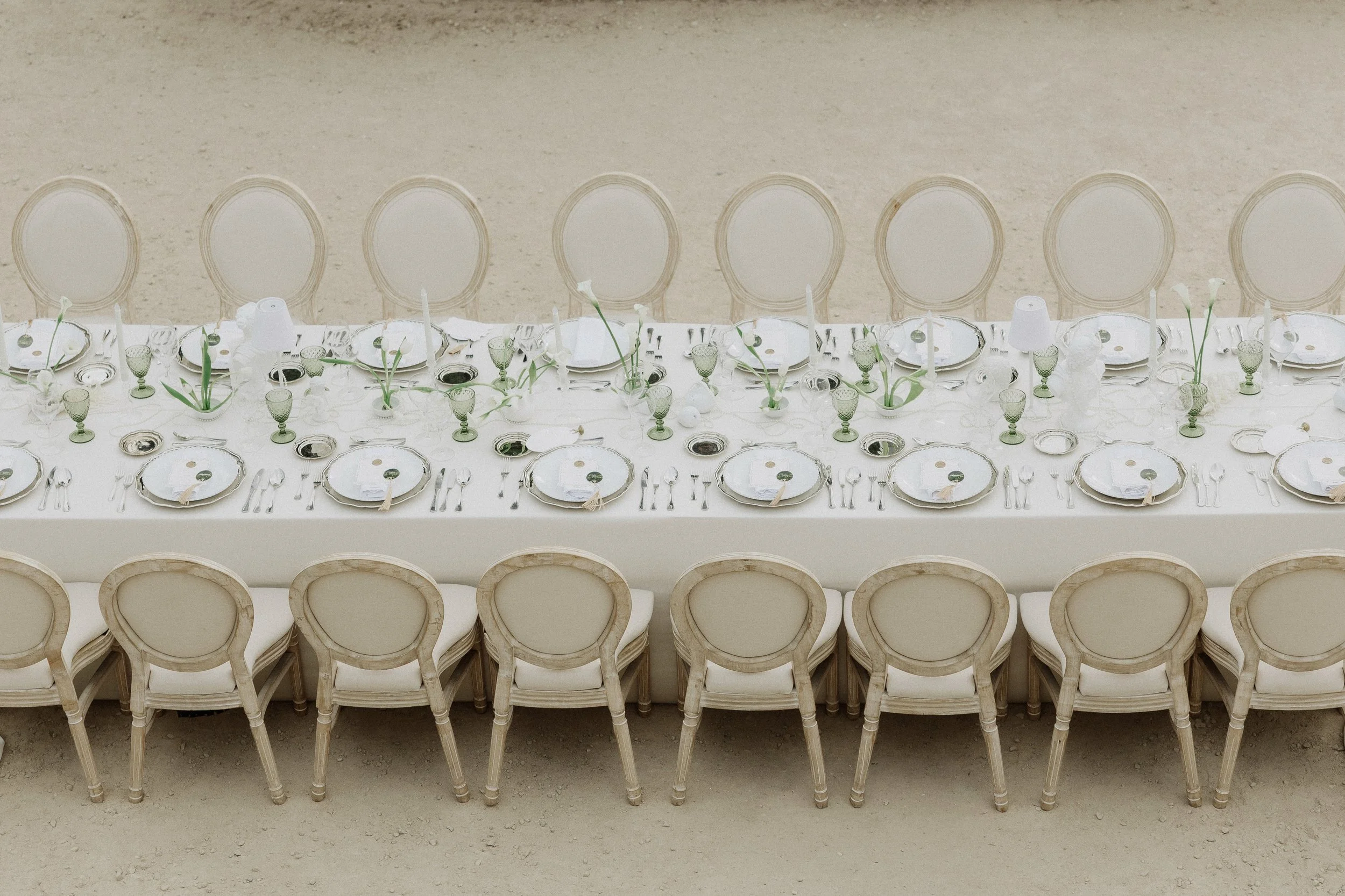 elegant wedding table decoration at a destination wedding in Portugal