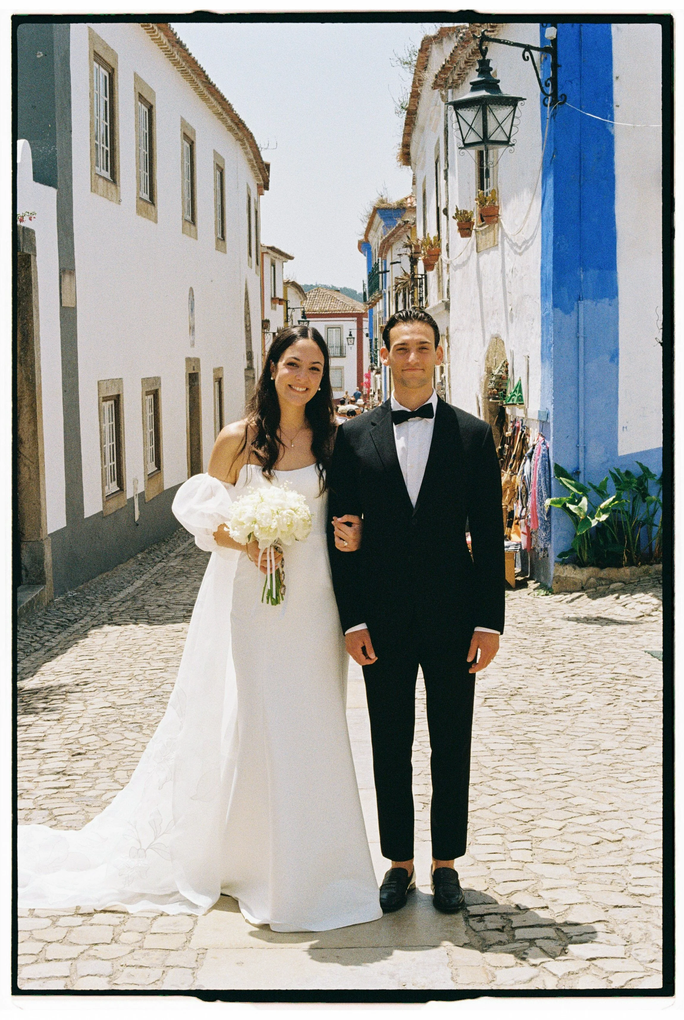 romantic-wedding-couple-photoshoot-portugal.jpg