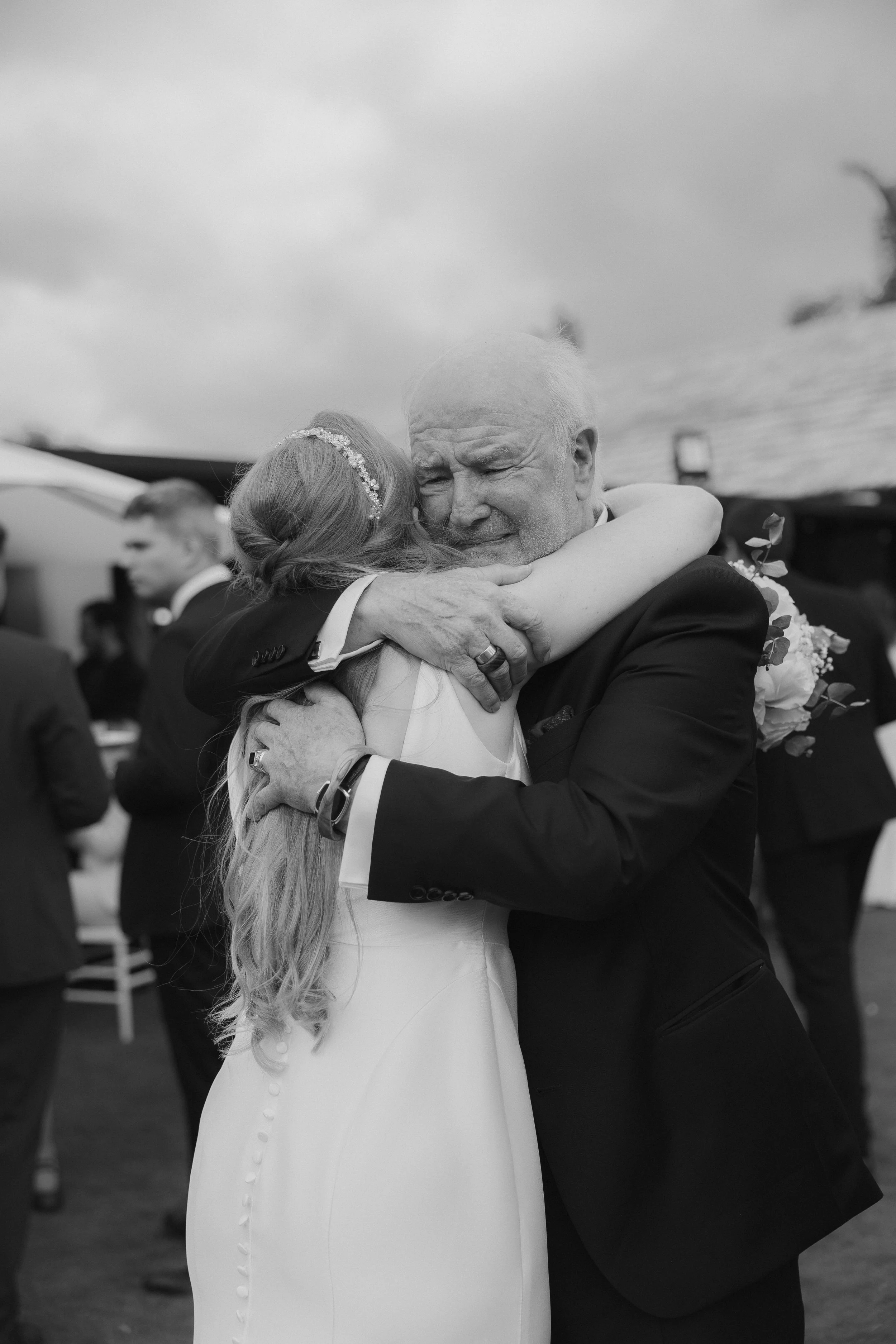 Elegant palace wedding ceremony photographed by a Lisbon wedding photographer