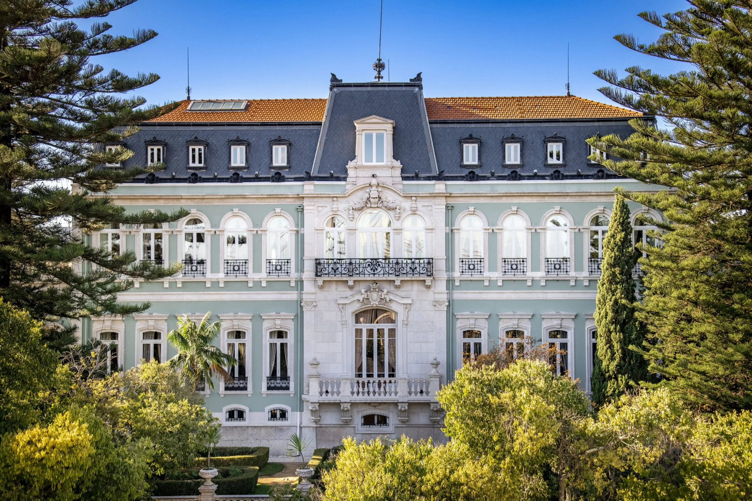 Pestana Palace Hotel outdoor terrace with historic palace architecture, luxury wedding Portugal.