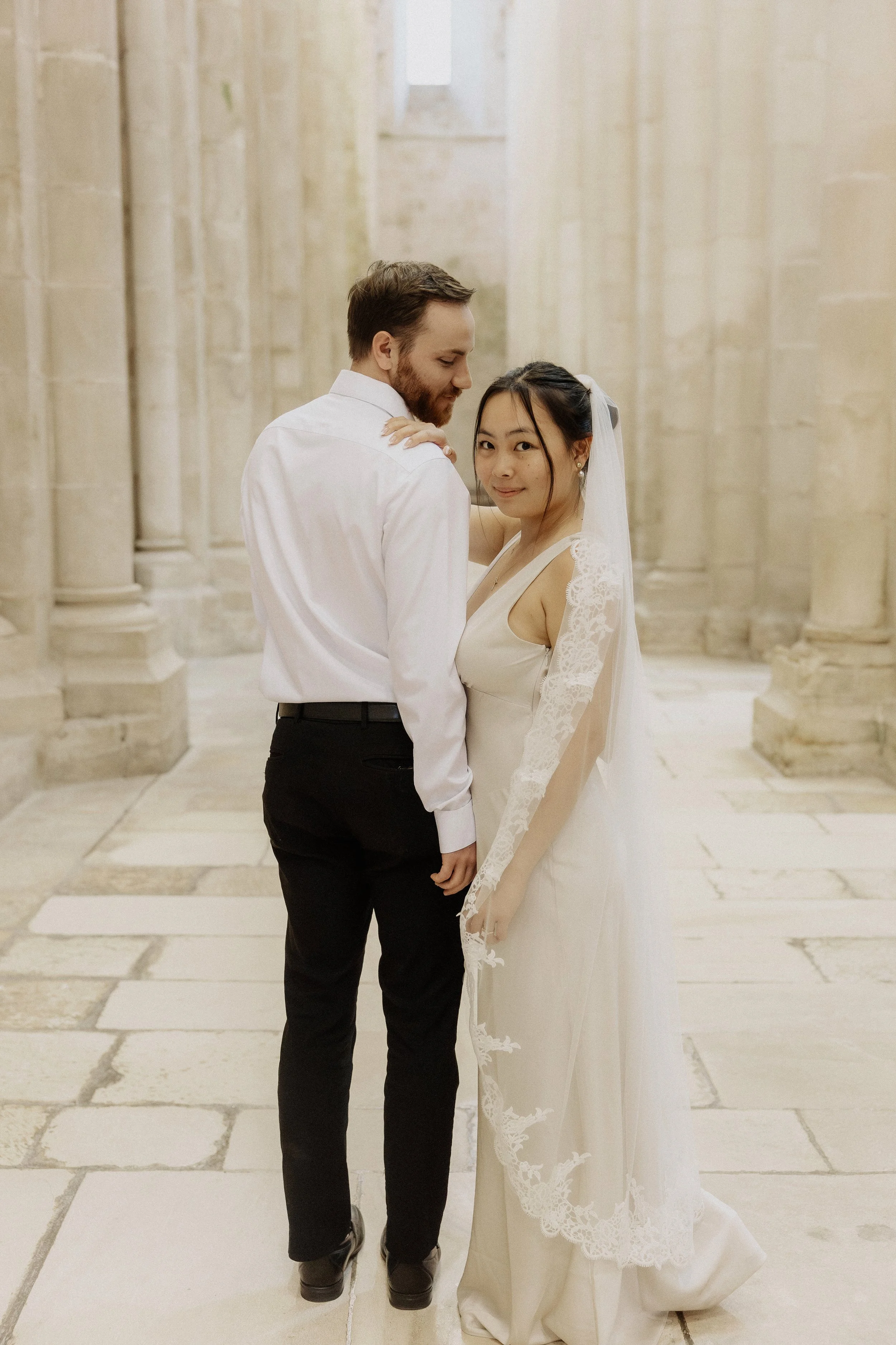 romantic wedding couple during a destination wedding in Portugal