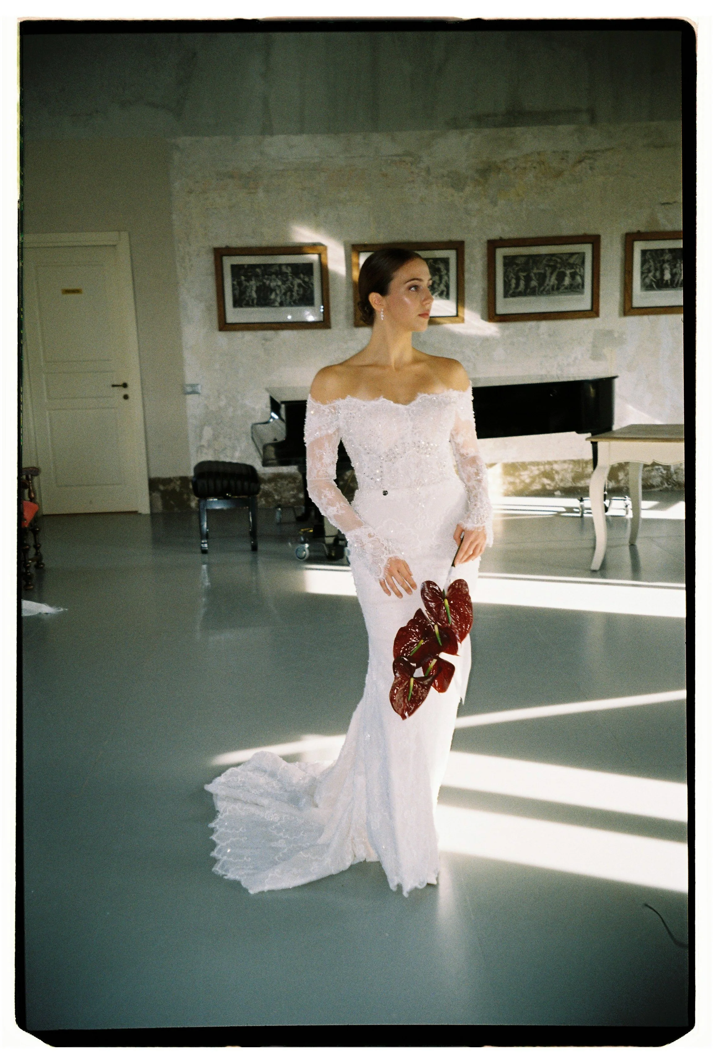 Elegant wedding couple photography in Lisbon