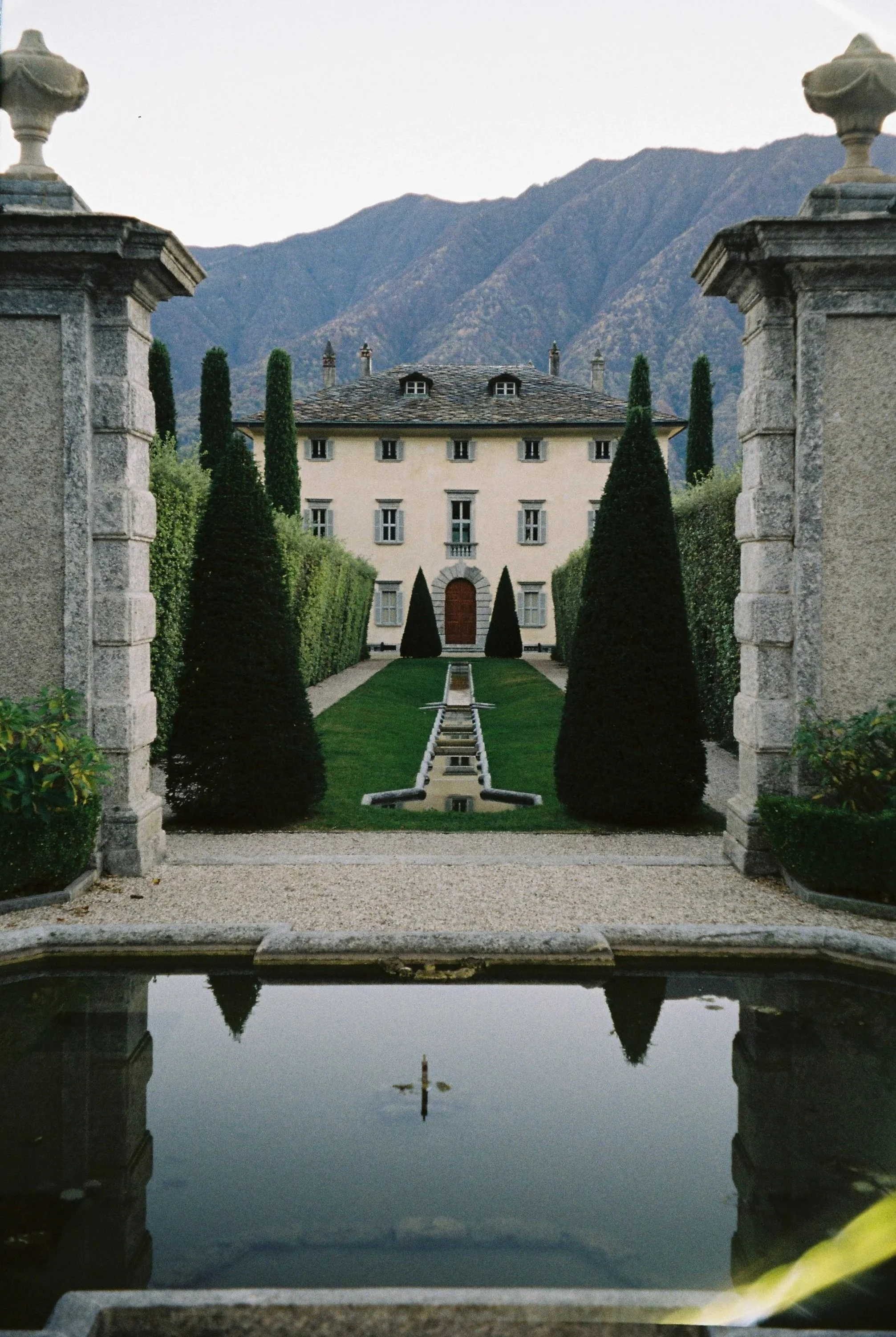 Elegant destination wedding ceremony photographed in Italy