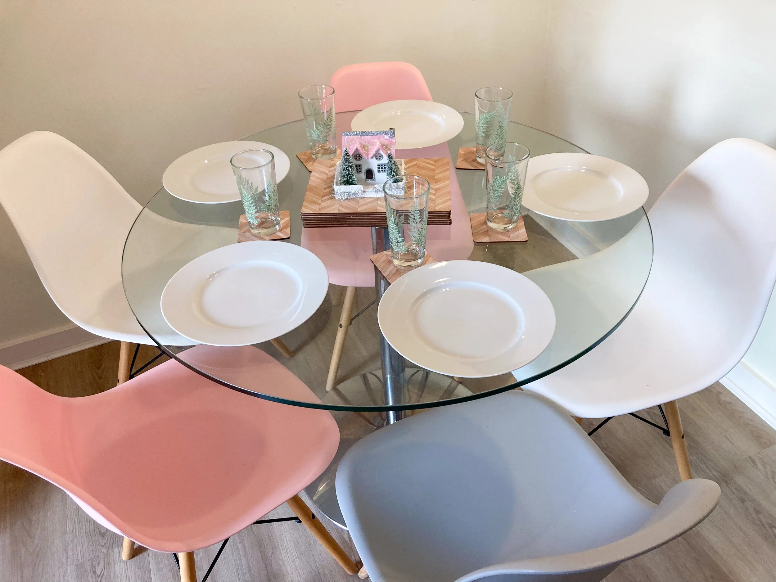 Lounge & Dining
