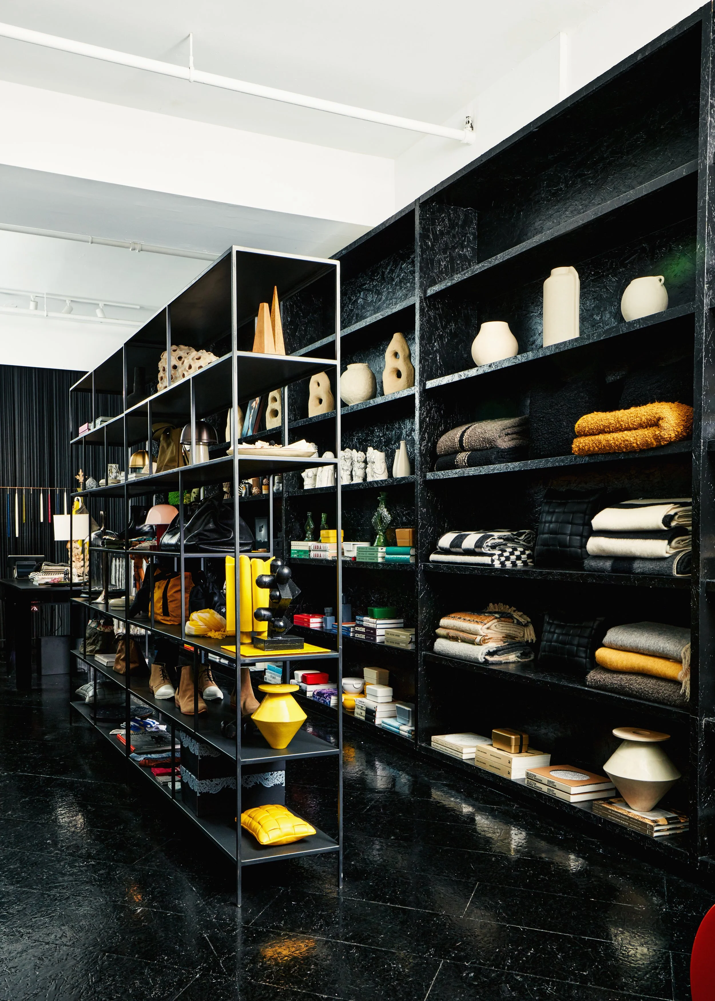 REAL studio interior36015.jpg
