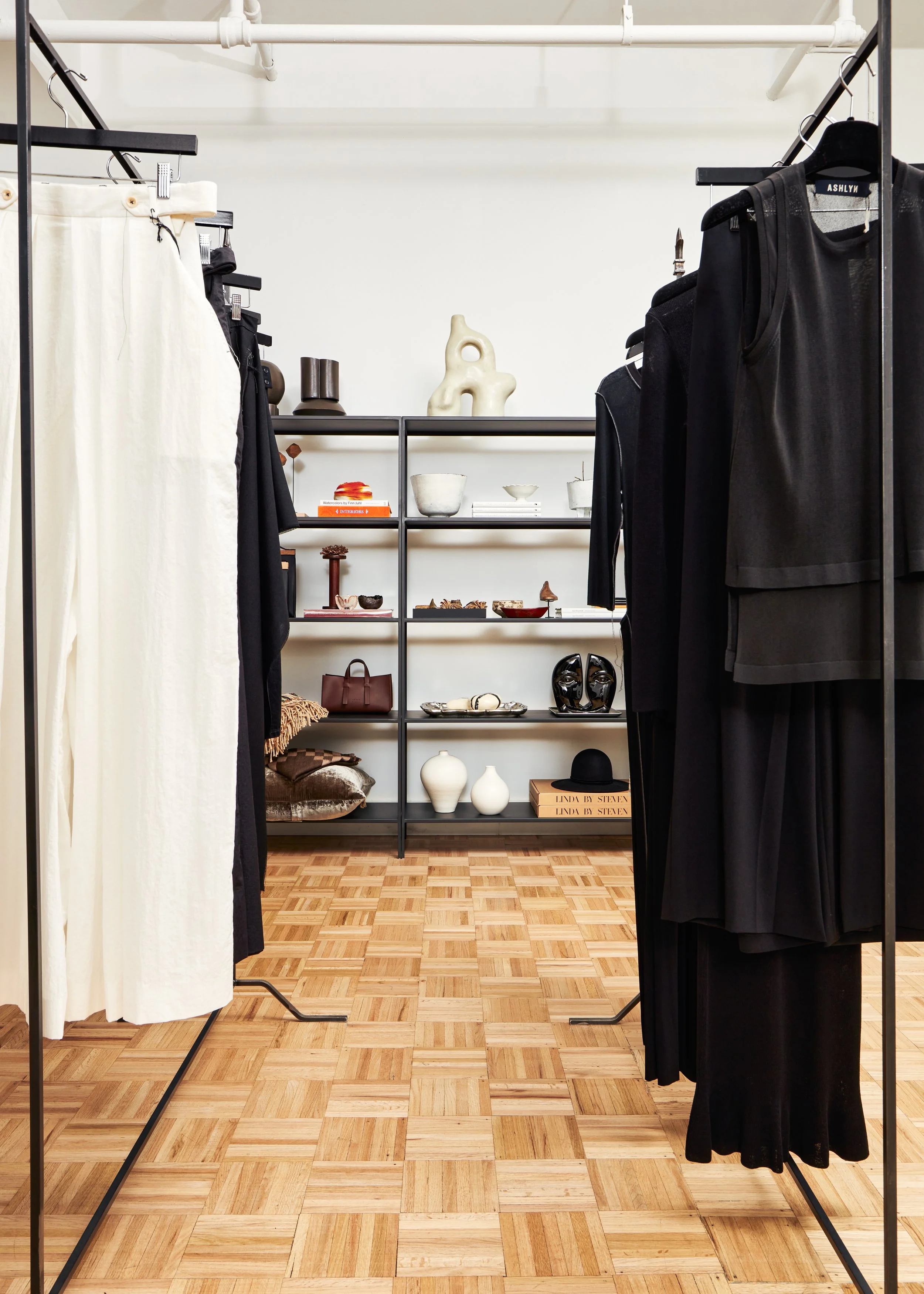 REAL studio interior36009.jpg