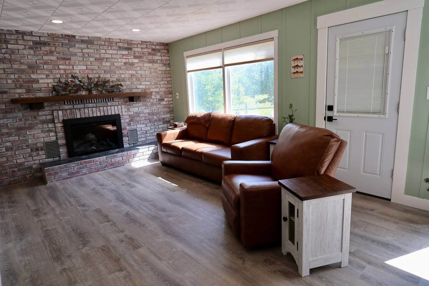 home on the missouri fireplace.jpg