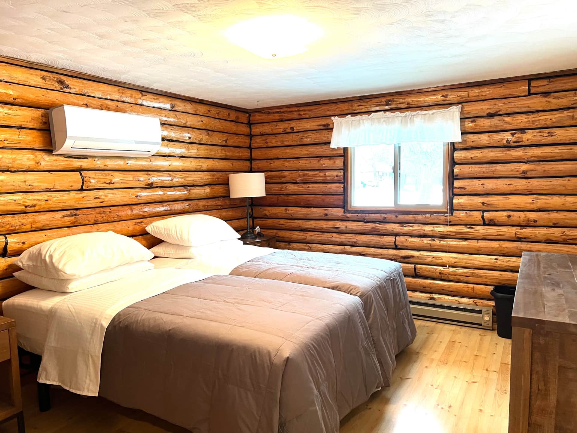 MissouriRiverGetawayBedroom2.jpg