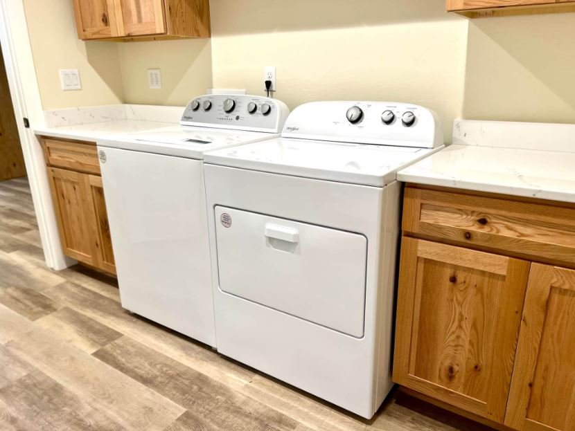 washer and dryer.JPG