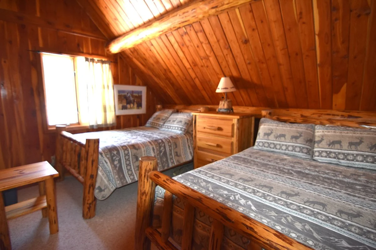 mountain-palace-lodge-bedroom-4.jpg