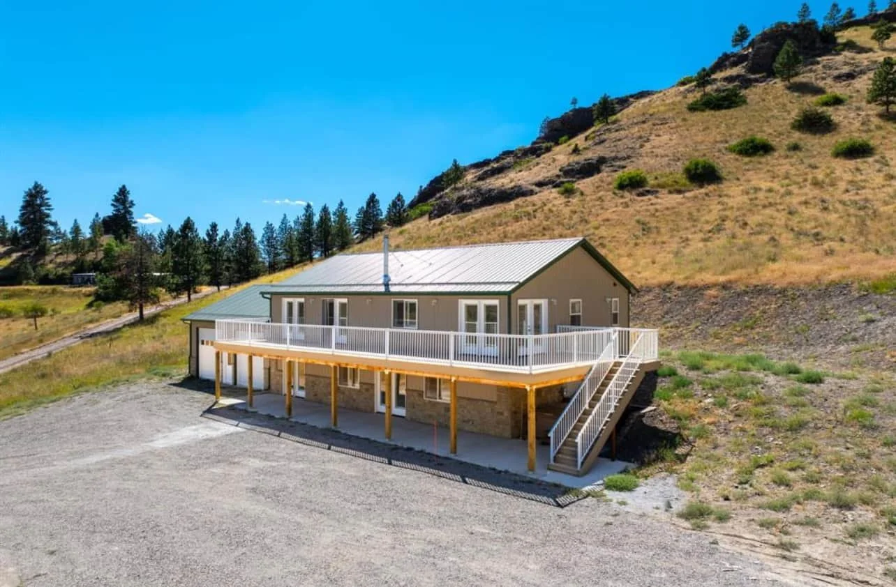 eagle rock lodge retreat outside.jpg