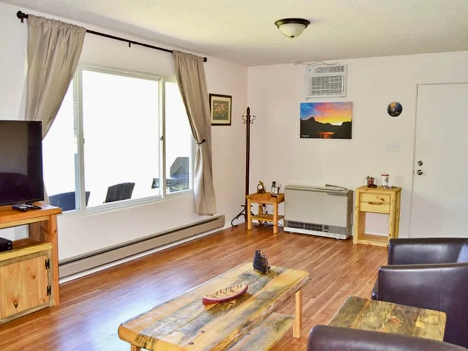 fishing eddy's guest house living area.jpg