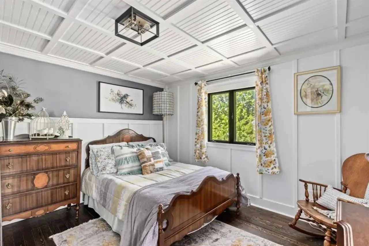 cascade retreat bedroom 4.webp