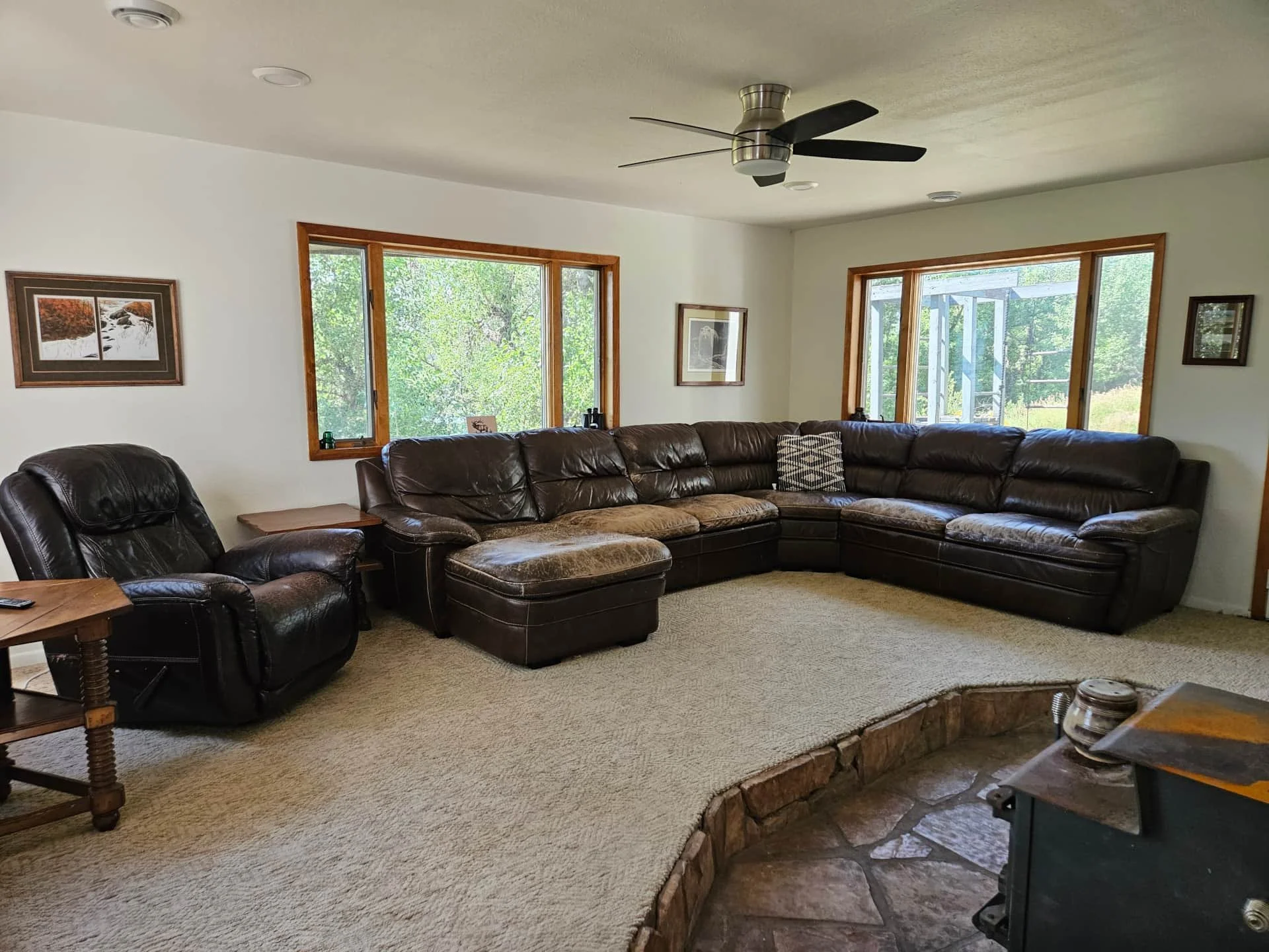 cascade home on the missouri couch and tv.jpg