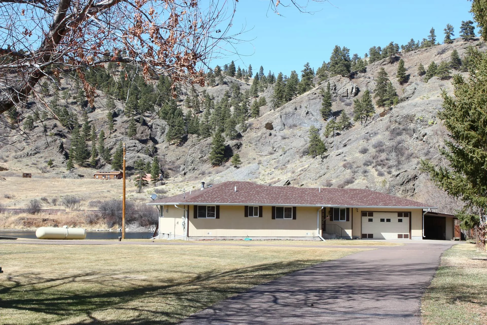 fishing eddy's front.jpg