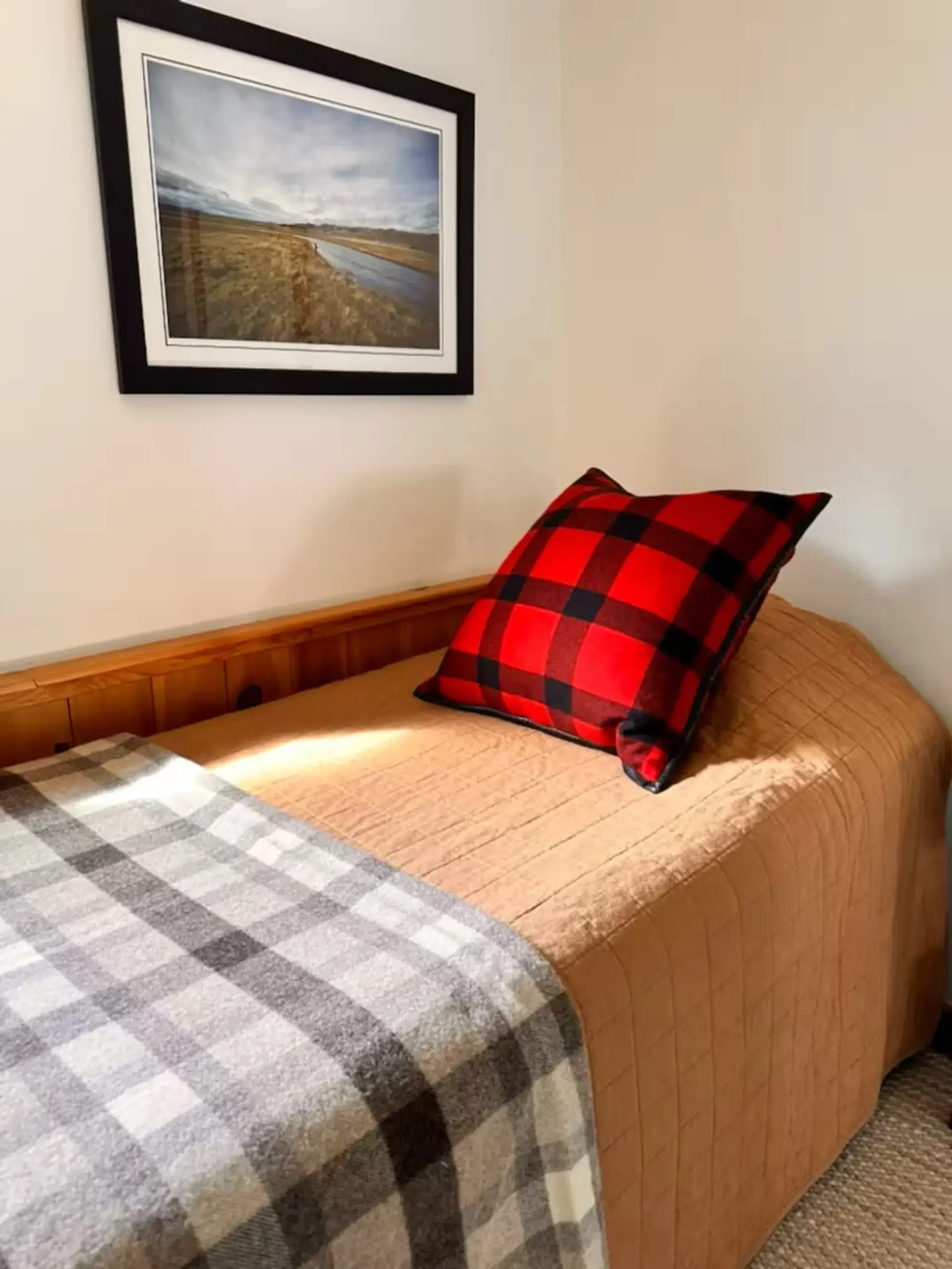 Tague's Place Single Bed.webp