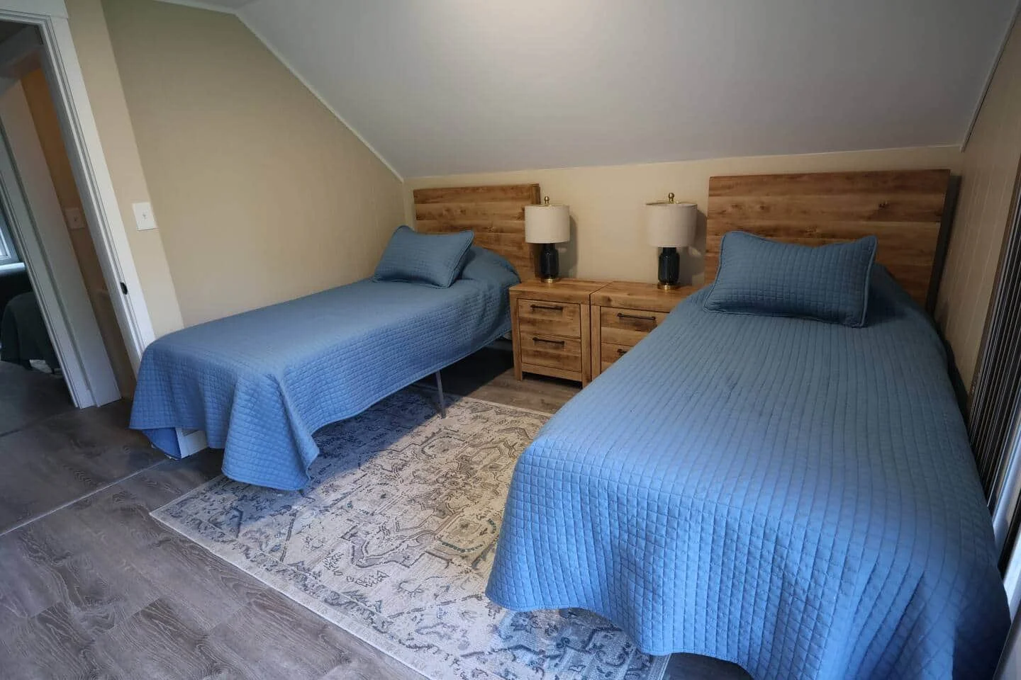 home on the missouri bedroom with 2 beds.jpg