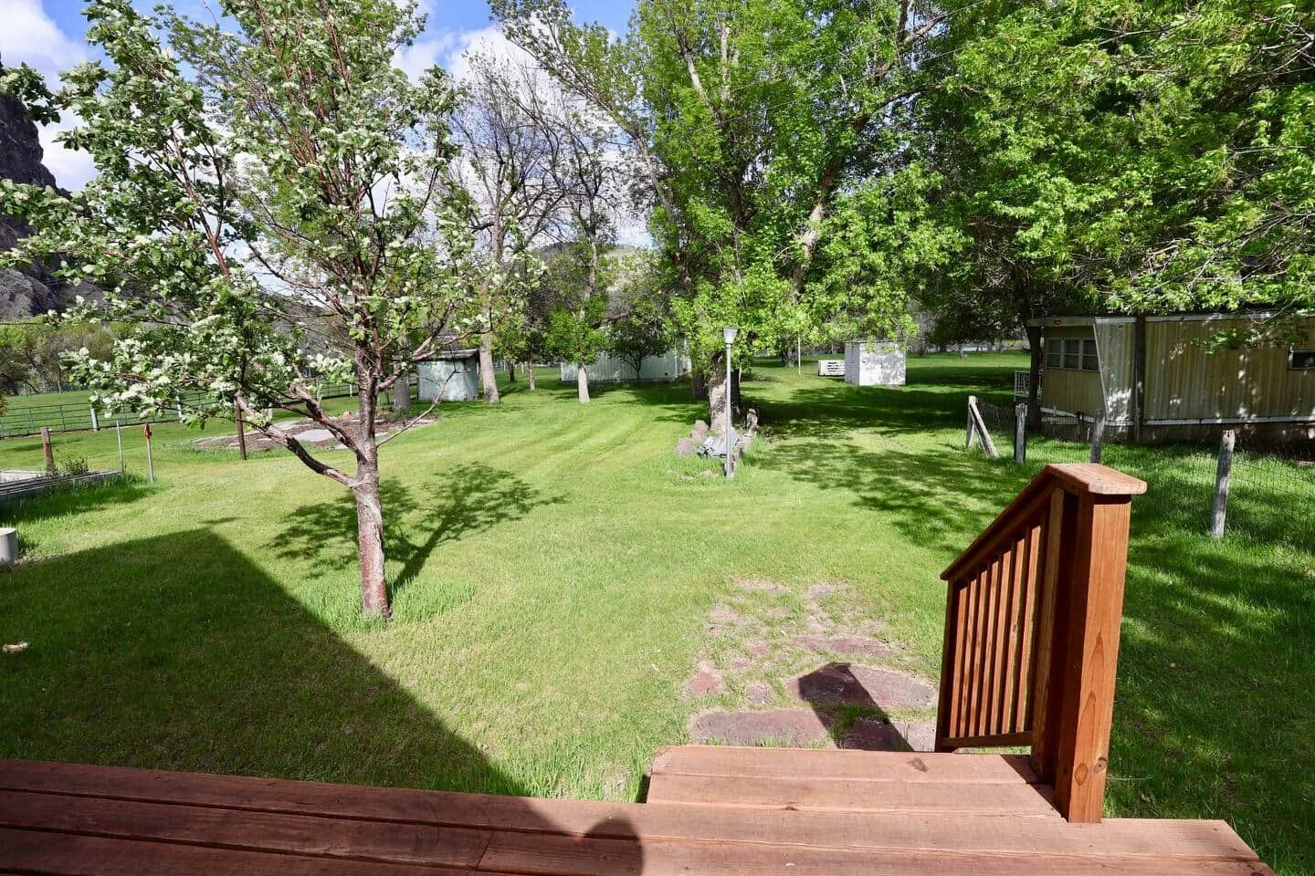 home on the missouri back yard from deck.jpg