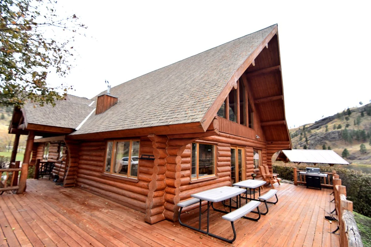 mountain-palace-lodge-back-deck.jpg