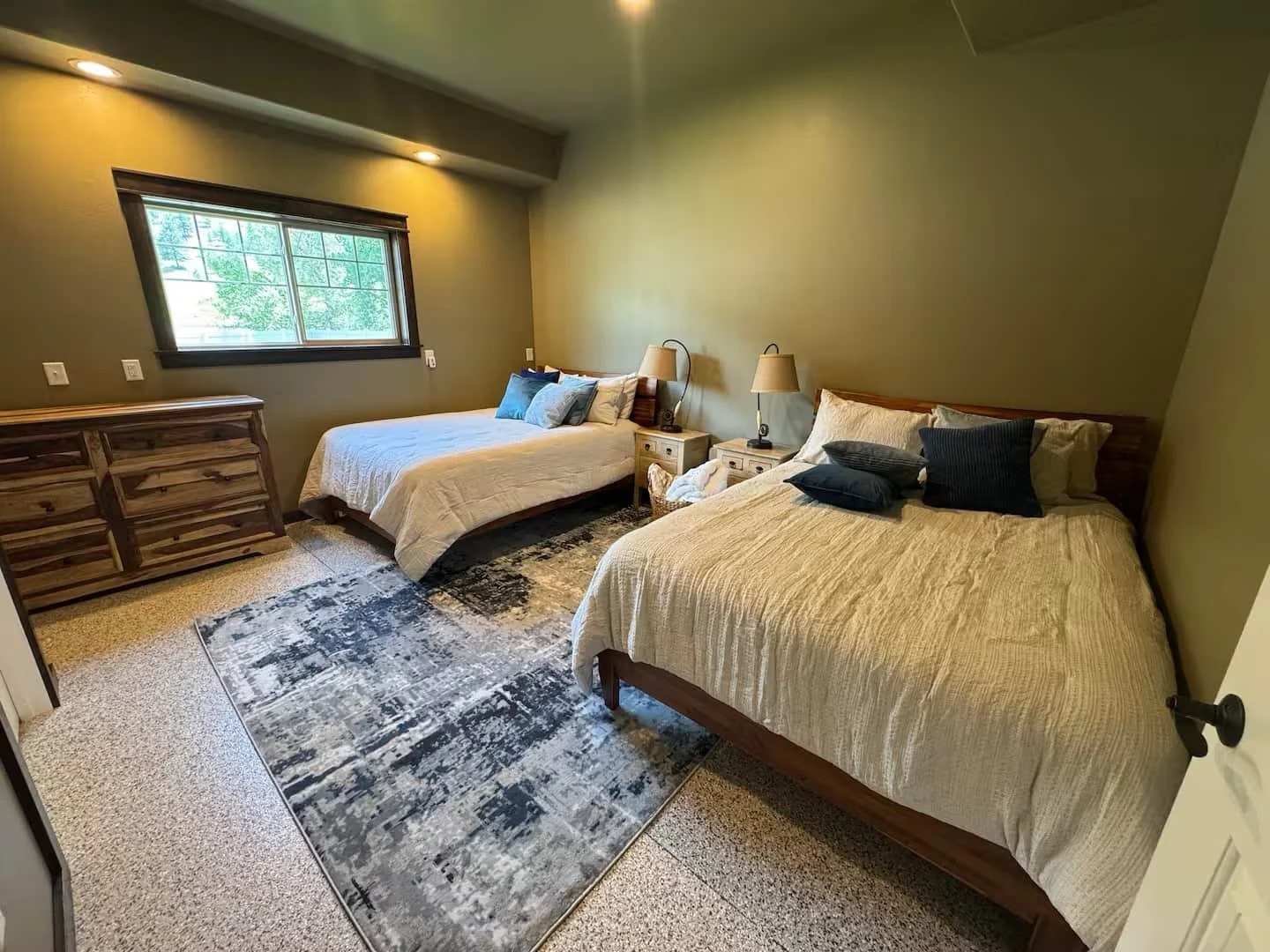 fadeaway lodge bedroom.jpg